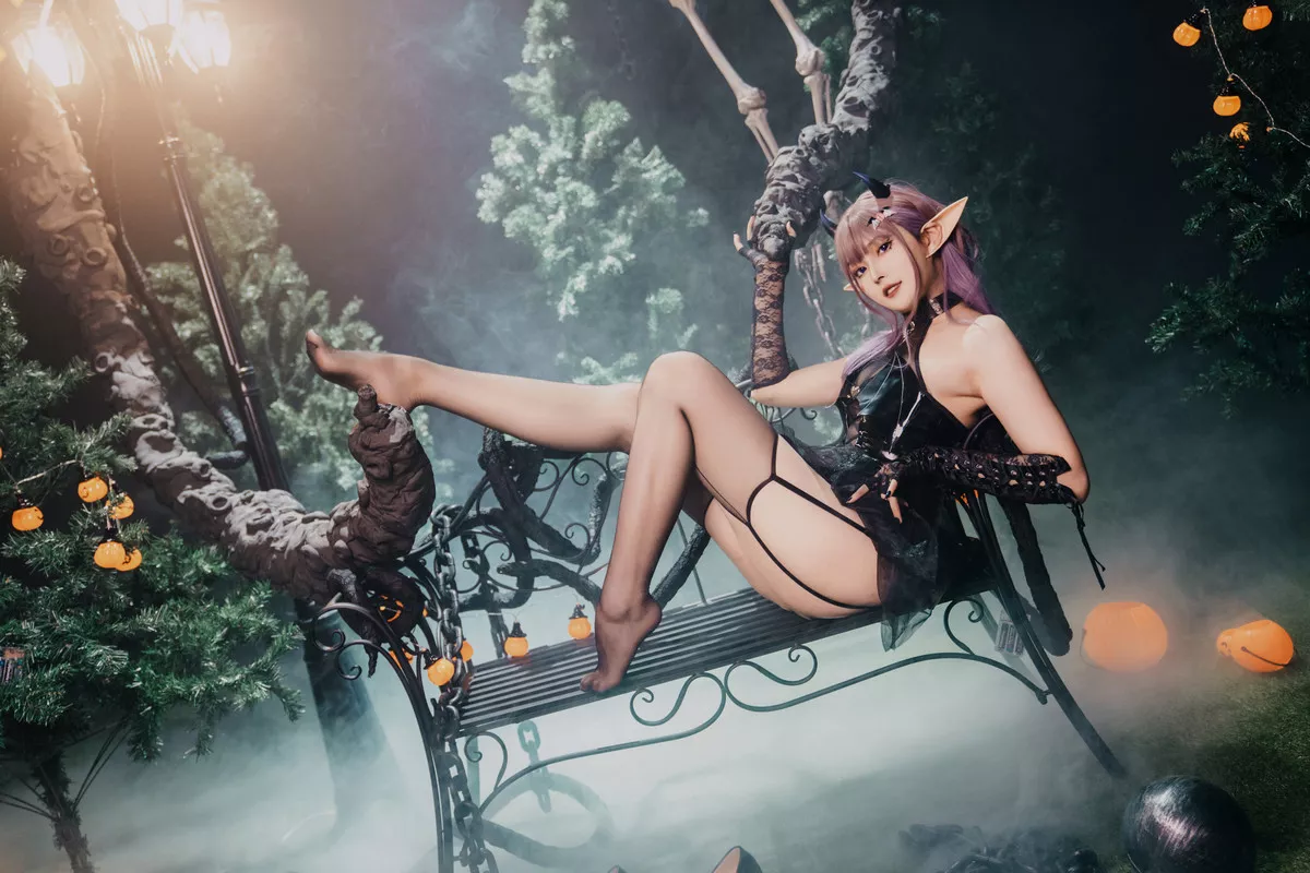 Xgyw.Org_网络美女Natsuko夏夏子万圣小魔女主题性感精灵装扮黑色皮质服饰配黑丝吊袜秀美腿诱惑写真52P