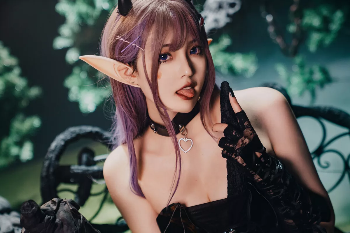 Xgyw.Org_网络美女Natsuko夏夏子万圣小魔女主题性感精灵装扮黑色皮质服饰配黑丝吊袜秀美腿诱惑写真52P