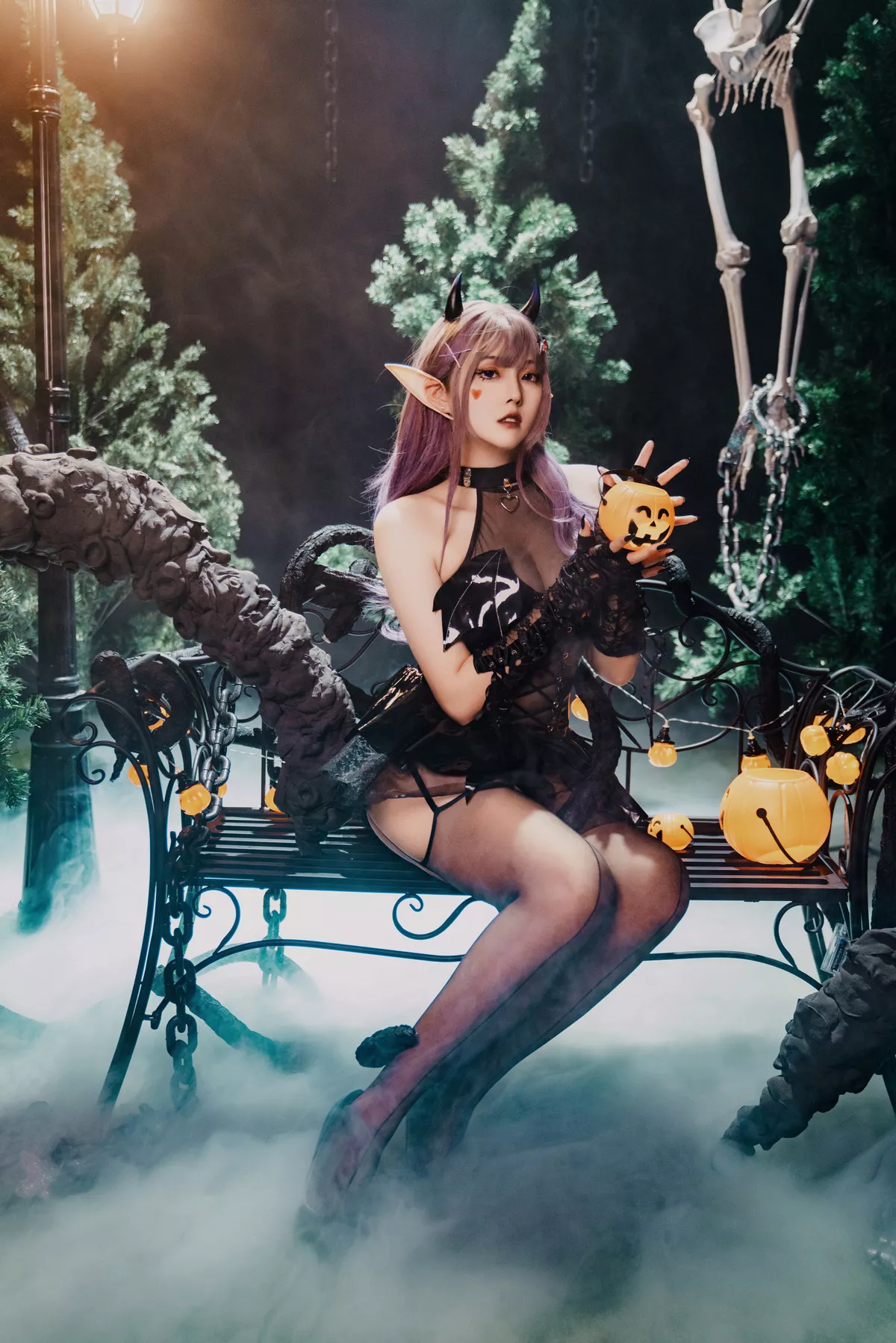 Xgyw.Org_网络美女Natsuko夏夏子万圣小魔女主题性感精灵装扮黑色皮质服饰配黑丝吊袜秀美腿诱惑写真52P