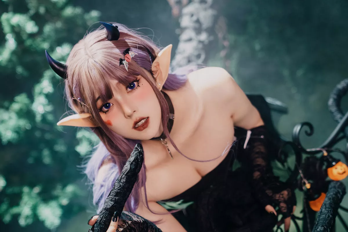 Xgyw.Org_网络美女Natsuko夏夏子万圣小魔女主题性感精灵装扮黑色皮质服饰配黑丝吊袜秀美腿诱惑写真52P