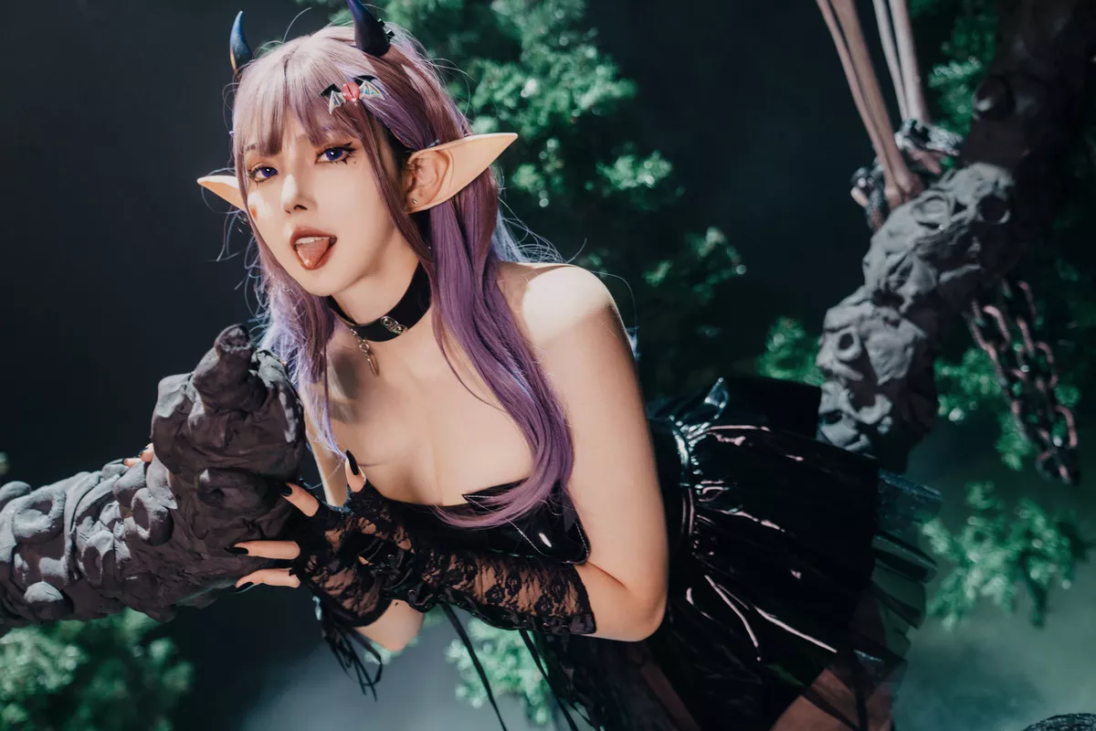 Xgyw.Org_网络美女Natsuko夏夏子万圣小魔女主题性感精灵装扮黑色皮质服饰配黑丝吊袜秀美腿诱惑写真52P