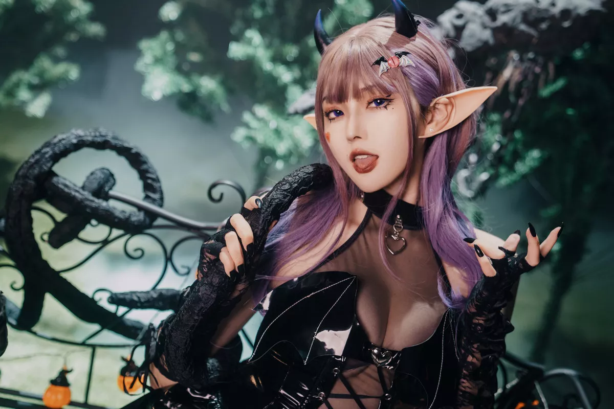 Xgyw.Org_网络美女Natsuko夏夏子万圣小魔女主题性感精灵装扮黑色皮质服饰配黑丝吊袜秀美腿诱惑写真52P