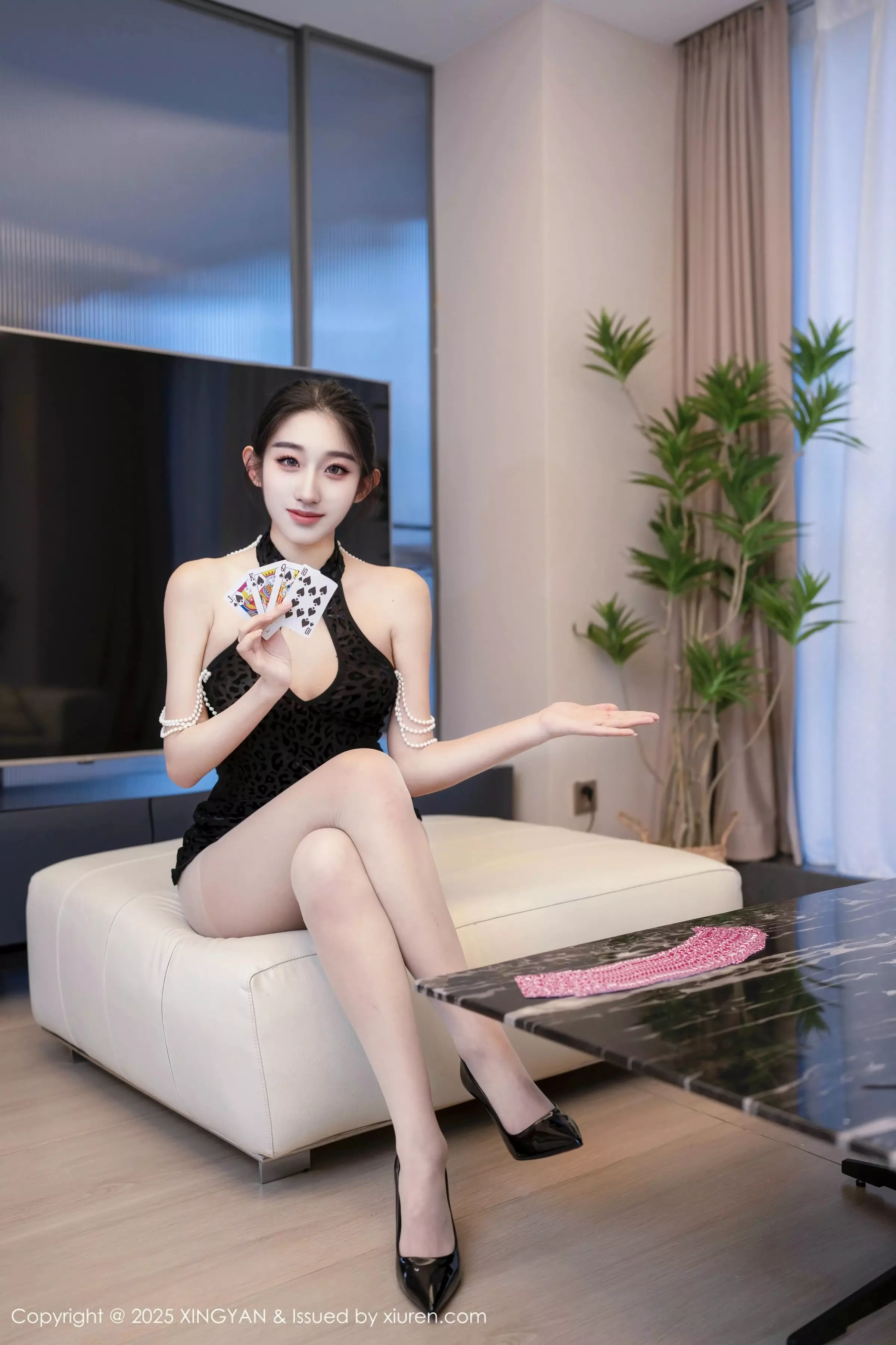 Xgyw.Org_[XINGYAN星颜社]VOL.327_模特星冉性感黑色连衣短裙配超薄肉丝秀曼妙身姿诱惑写真79P