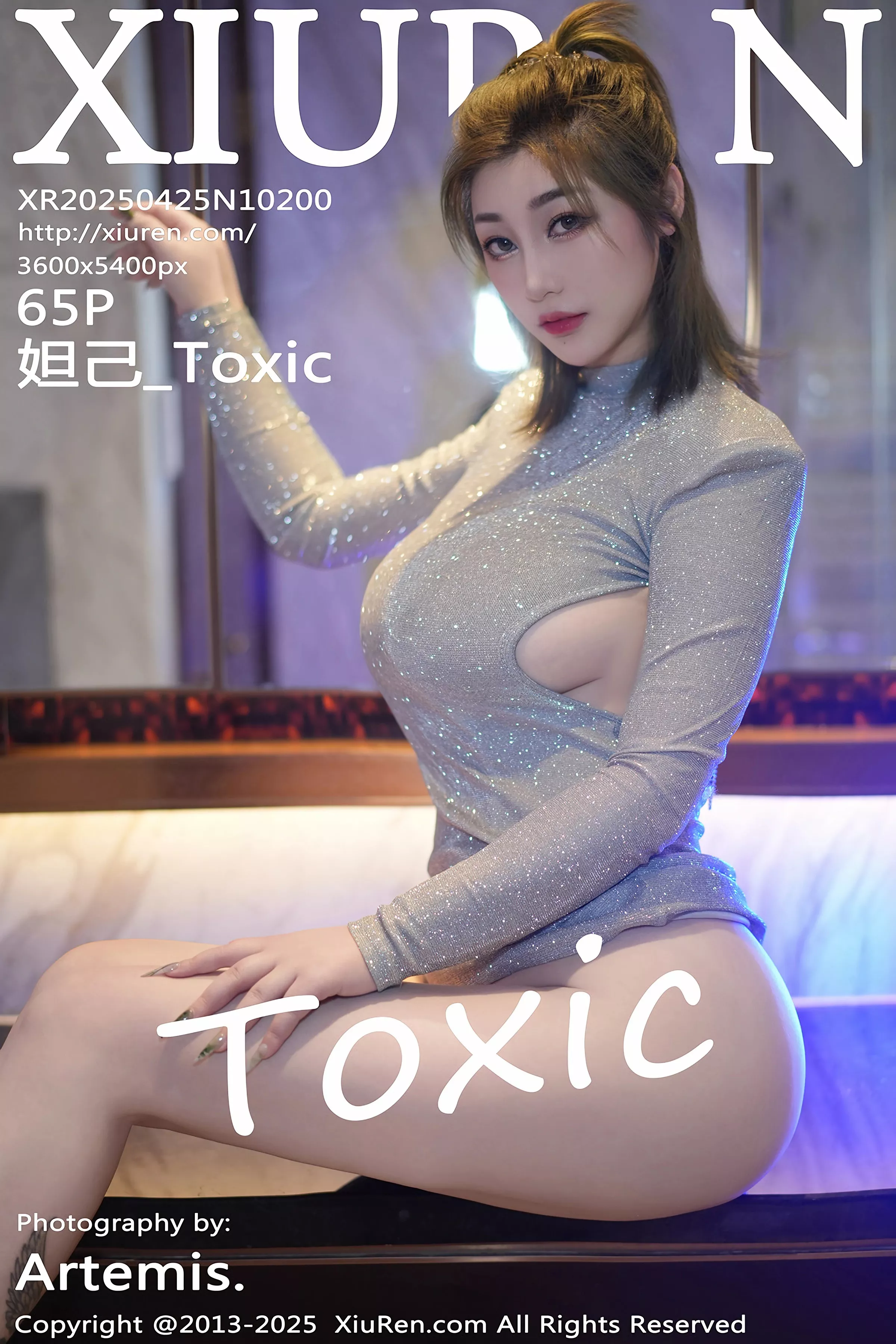 Xgyw.Org_XiuRen第10200期_女神妲己_Toxic性感银色连衣短裙露白色情趣内衣秀翘臀诱惑写真65P