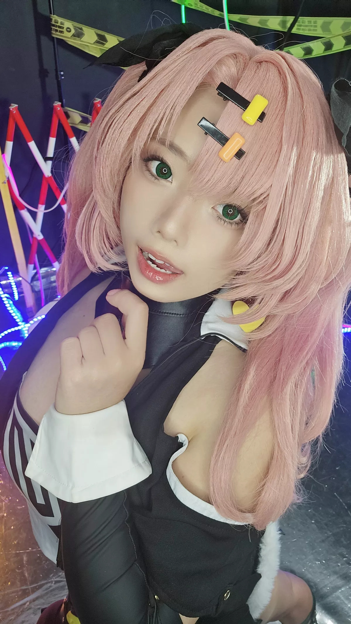 Xgyw.Org_越南小姐姐Messie Huang-Nicole主题性感黑色皮质情趣服饰露豪乳胶带遮点惹火诱惑写真88P