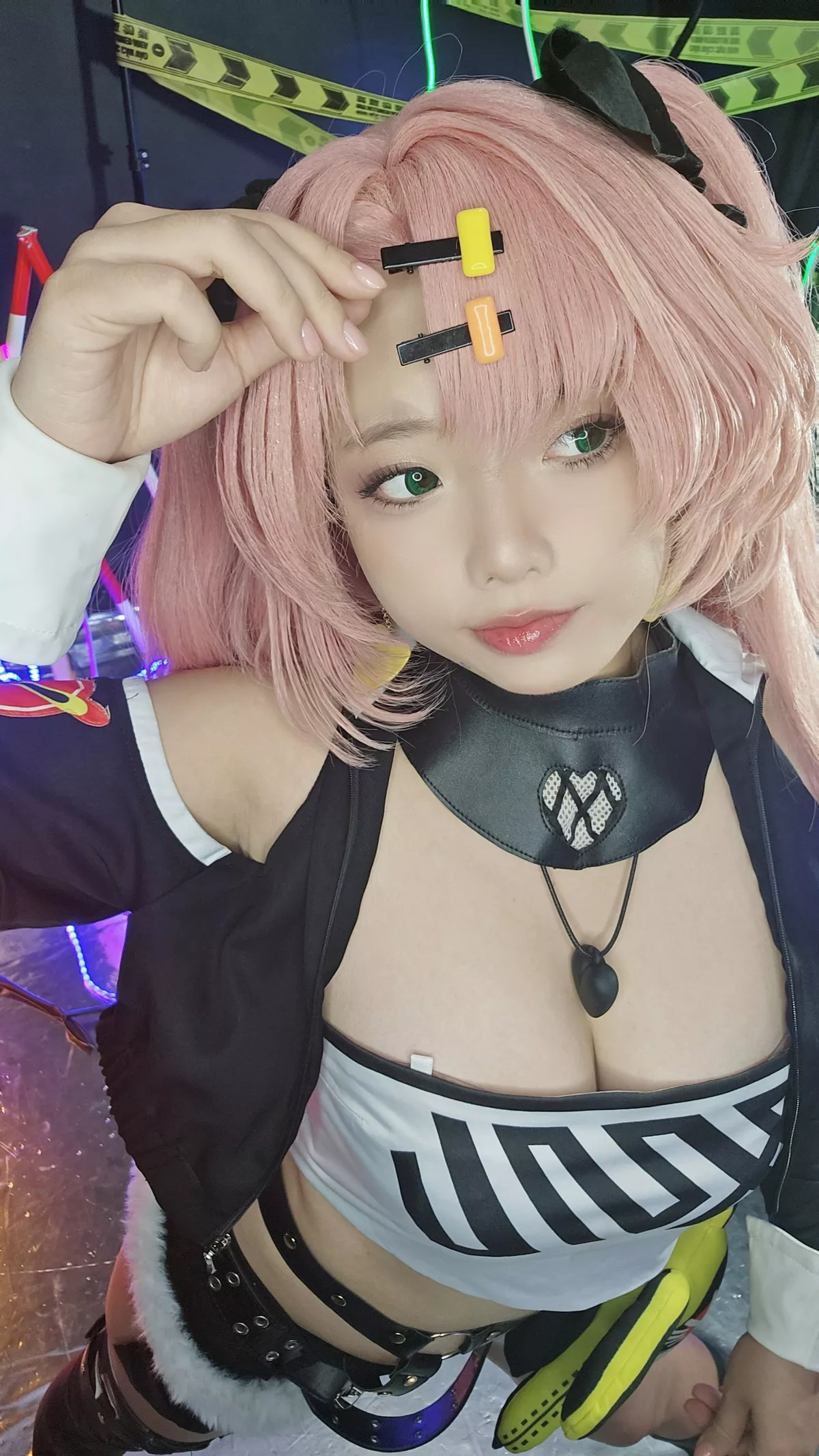 Xgyw.Org_越南小姐姐Messie Huang-Nicole主题性感黑色皮质情趣服饰露豪乳胶带遮点惹火诱惑写真88P