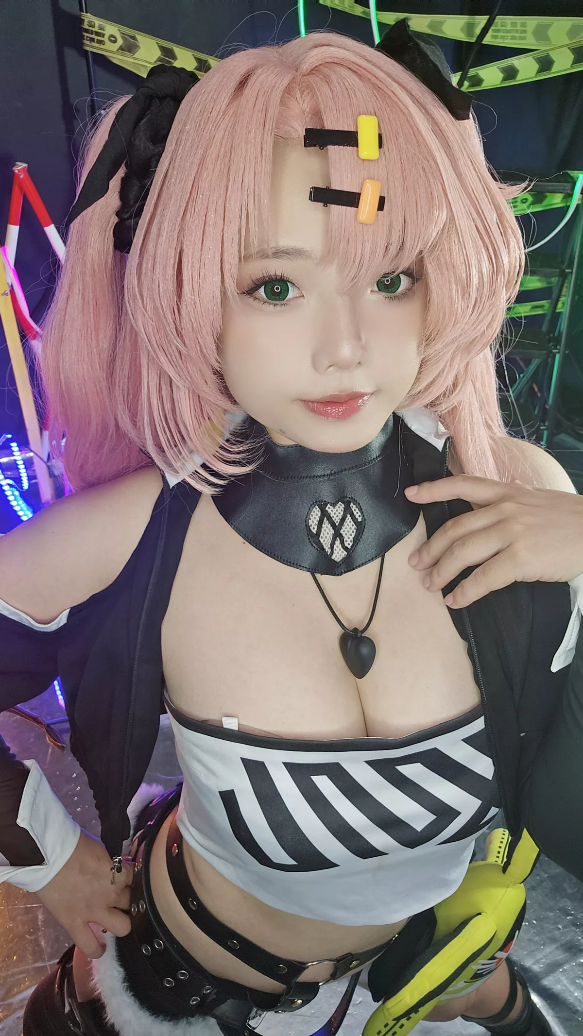 Xgyw.Org_越南小姐姐Messie Huang-Nicole主题性感黑色皮质情趣服饰露豪乳胶带遮点惹火诱惑写真88P