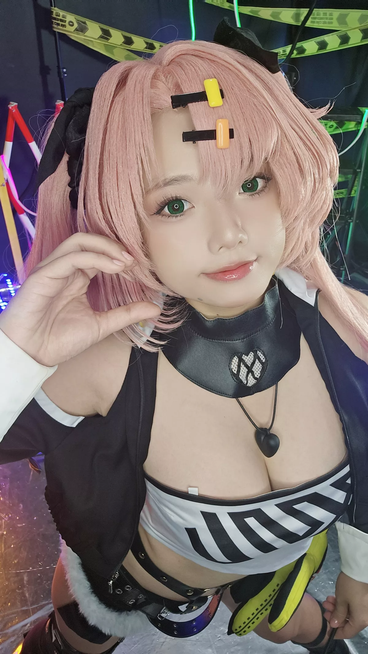 Xgyw.Org_越南小姐姐Messie Huang-Nicole主题性感黑色皮质情趣服饰露豪乳胶带遮点惹火诱惑写真88P