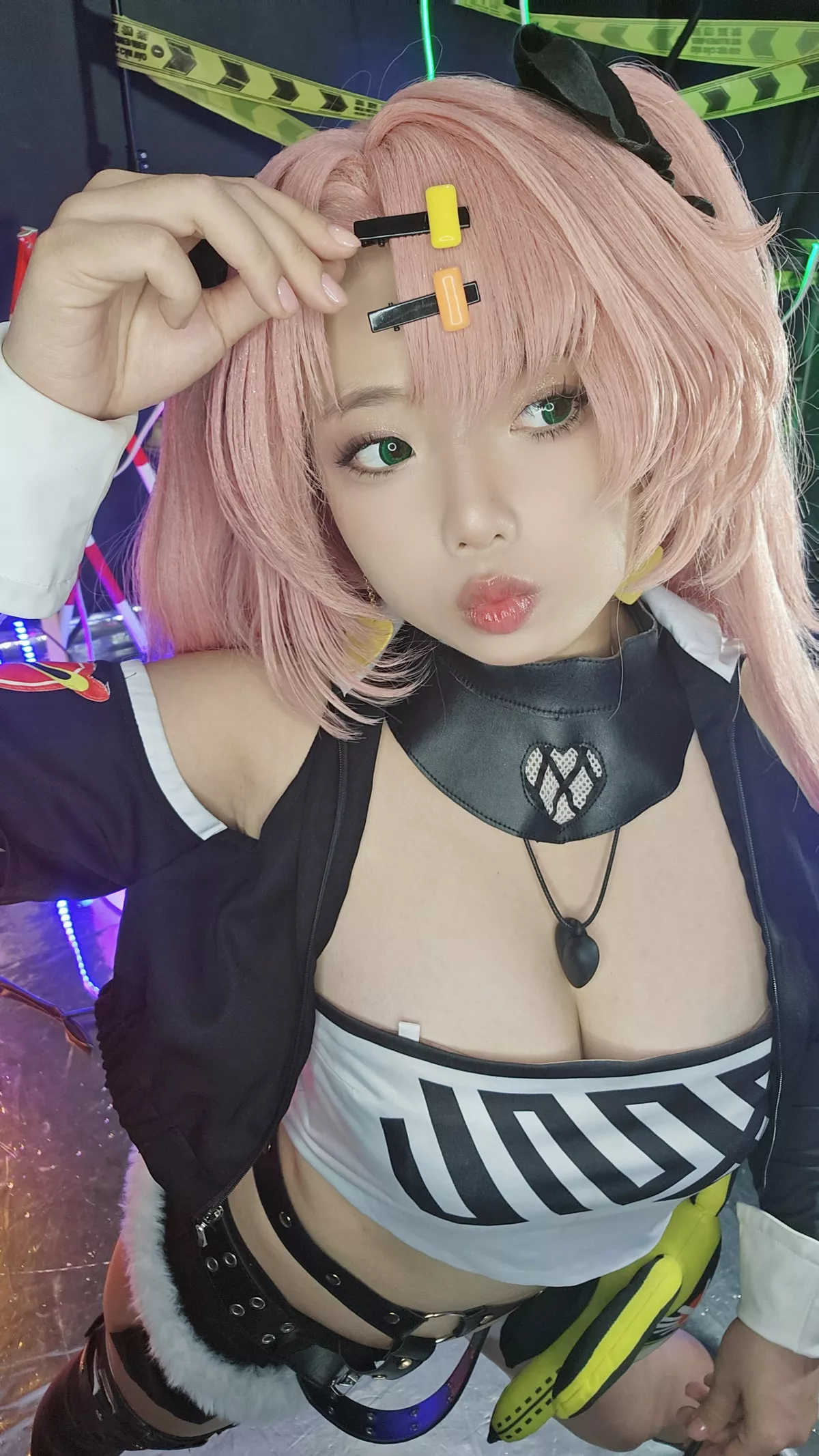 Xgyw.Org_越南小姐姐Messie Huang-Nicole主题性感黑色皮质情趣服饰露豪乳胶带遮点惹火诱惑写真88P