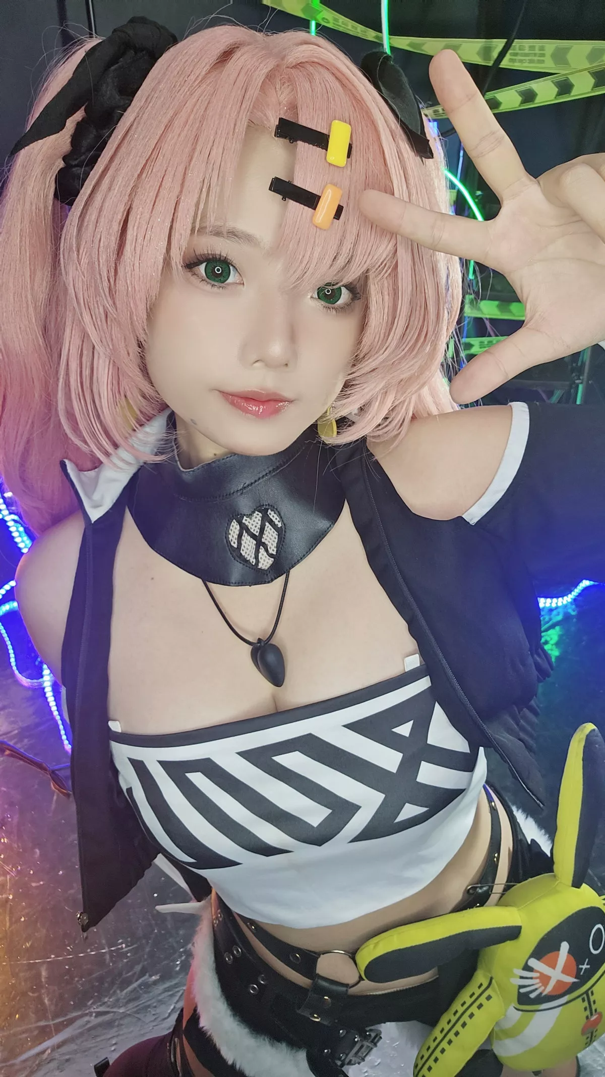 Xgyw.Org_越南小姐姐Messie Huang-Nicole主题性感黑色皮质情趣服饰露豪乳胶带遮点惹火诱惑写真88P