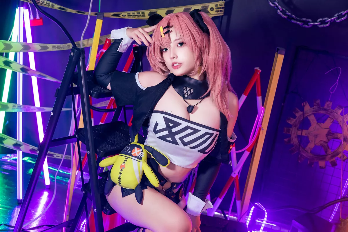 Xgyw.Org_越南小姐姐Messie Huang-Nicole主题性感黑色皮质情趣服饰露豪乳胶带遮点惹火诱惑写真88P