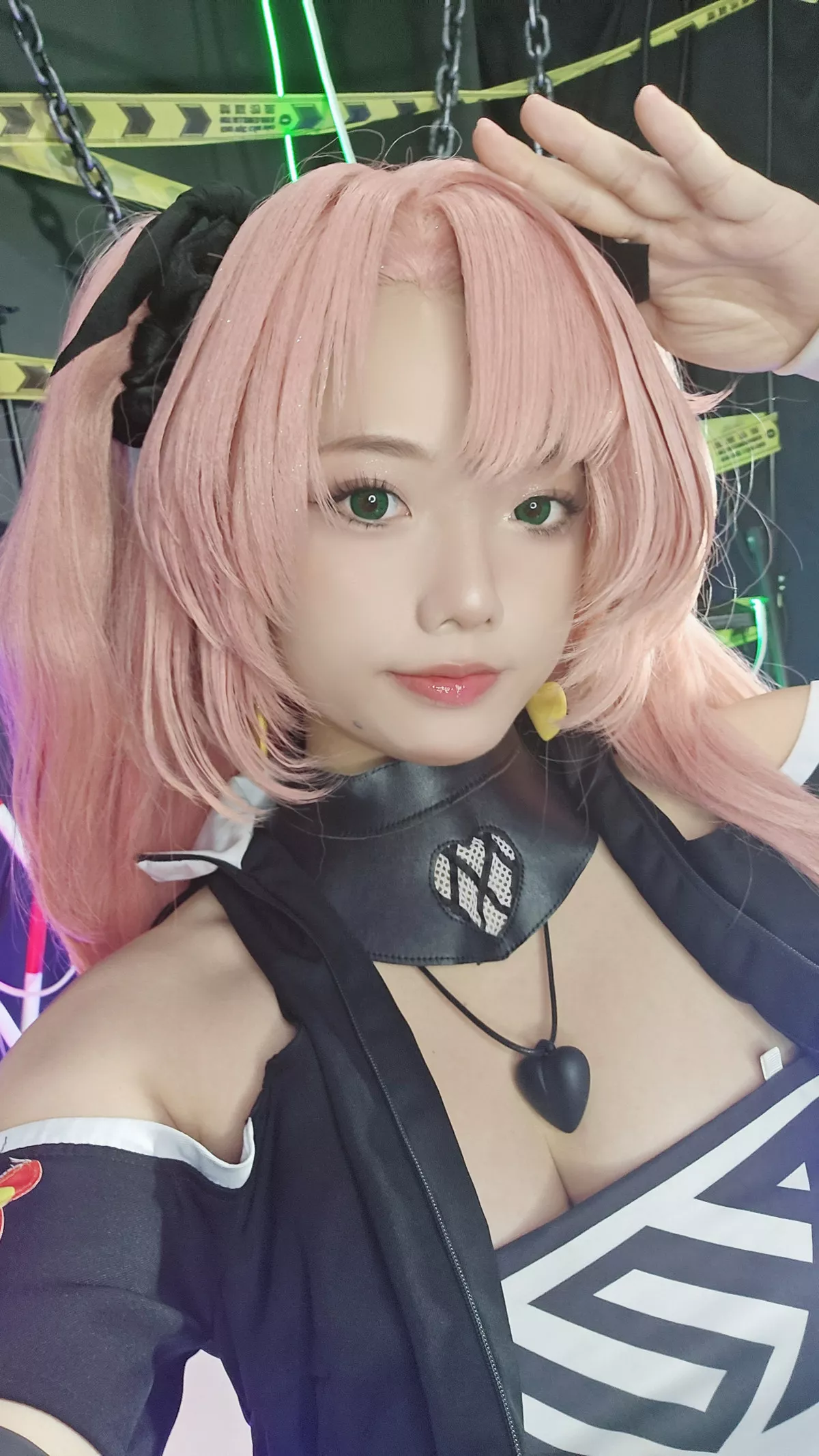 Xgyw.Org_越南小姐姐Messie Huang-Nicole主题性感黑色皮质情趣服饰露豪乳胶带遮点惹火诱惑写真88P