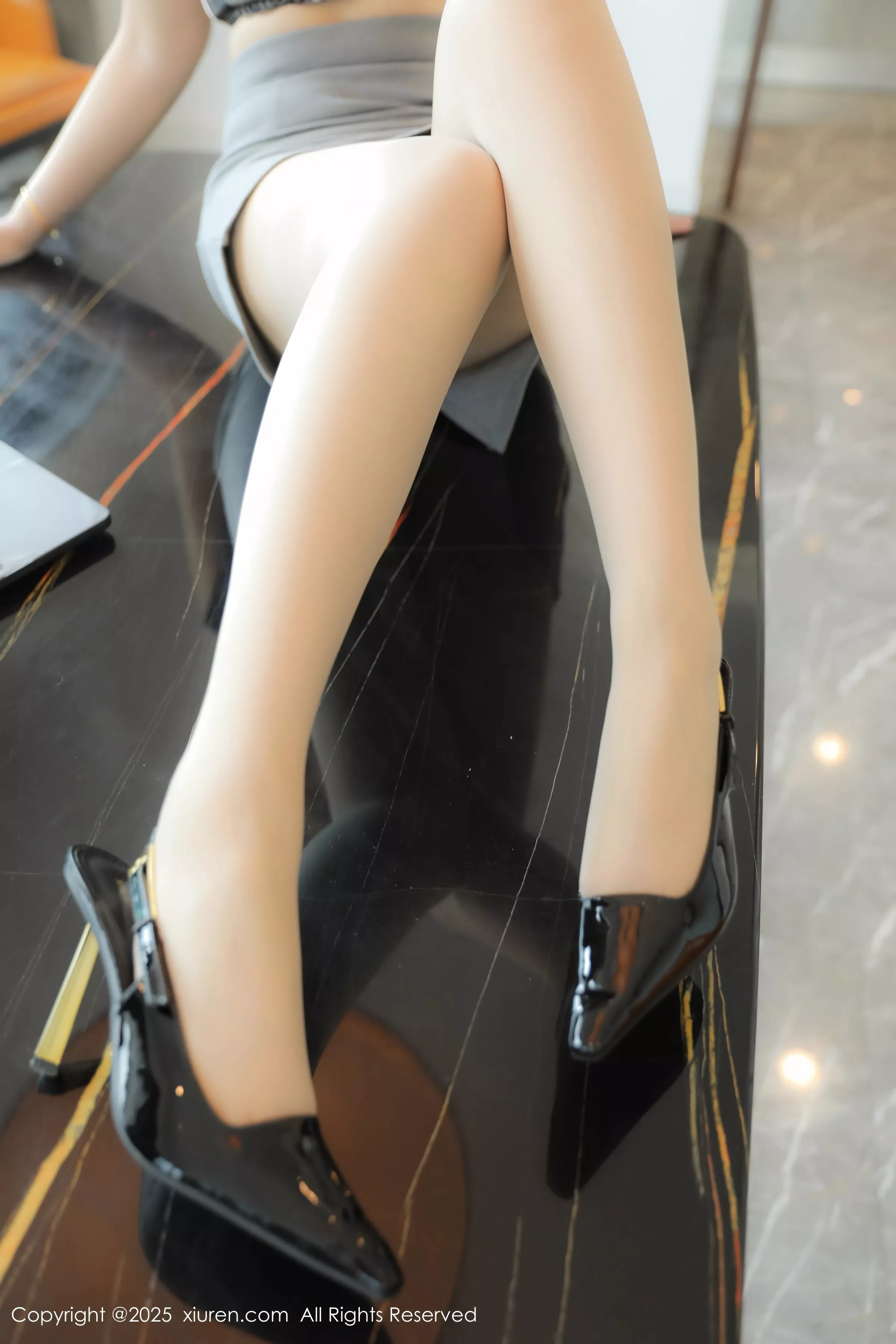 Xgyw.Org_XiuRen第10213期_模特希雅sia性感OL服饰露黑色内衣配白丝袜秀丰腴身材诱惑写真81P
