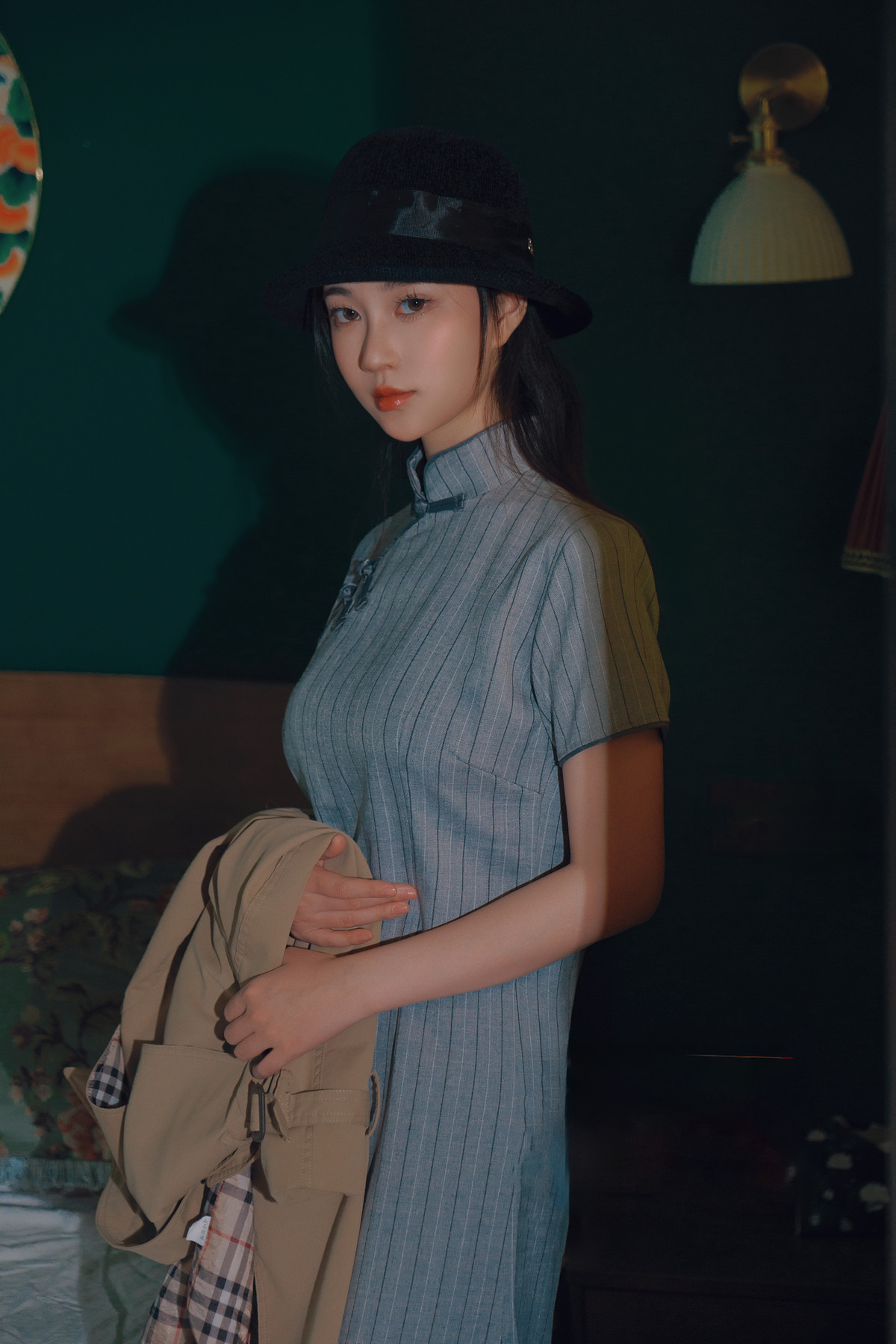Xgyw.Org_网络美女年年Nnian海上花主题性感古风旗袍露白色内衣配黑丝吊袜秀完美身材诱惑写真80P