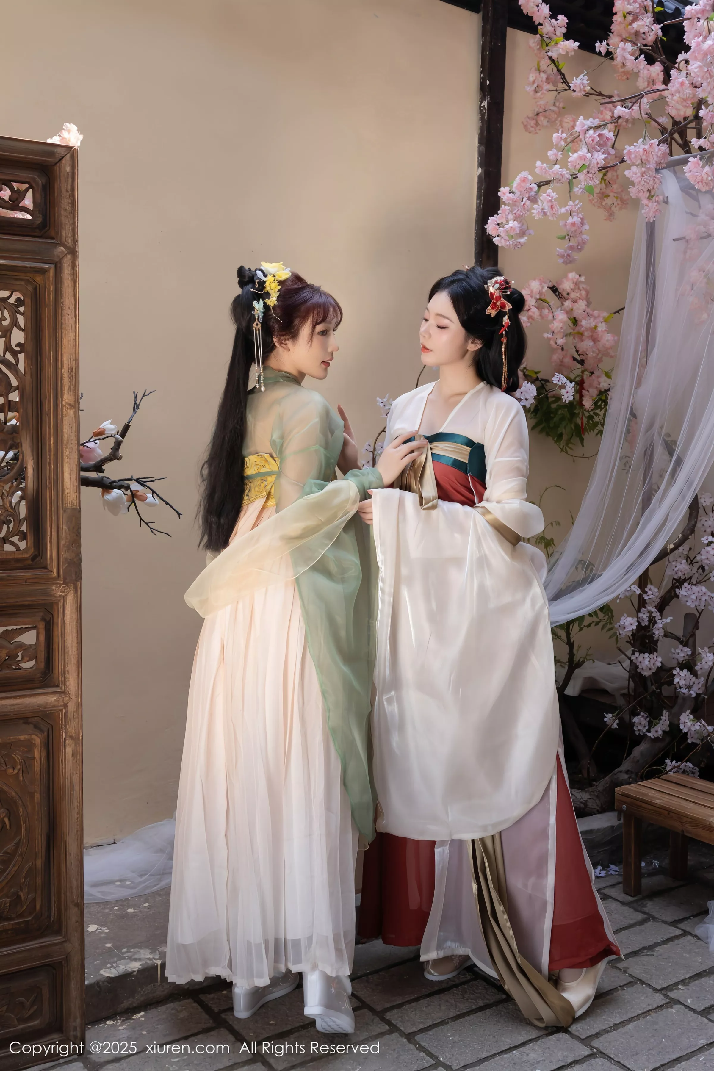 Xgyw.Org_XiuRen第10223期_模特合集女神陆萱萱＆安然anran激情互动薄纱古装撩人诱惑写真80P