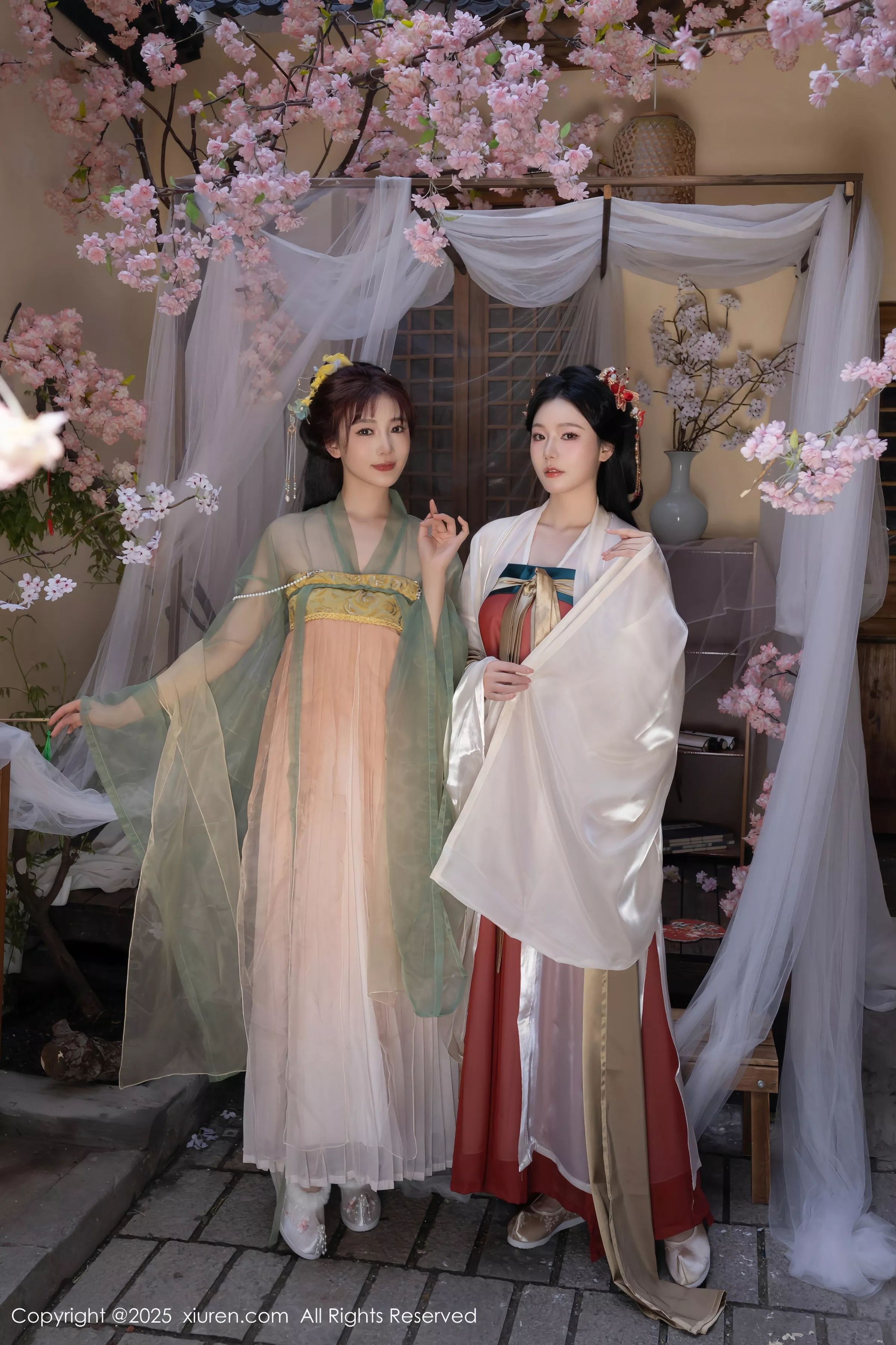 Xgyw.Org_XiuRen第10223期_模特合集女神陆萱萱＆安然anran激情互动薄纱古装撩人诱惑写真80P