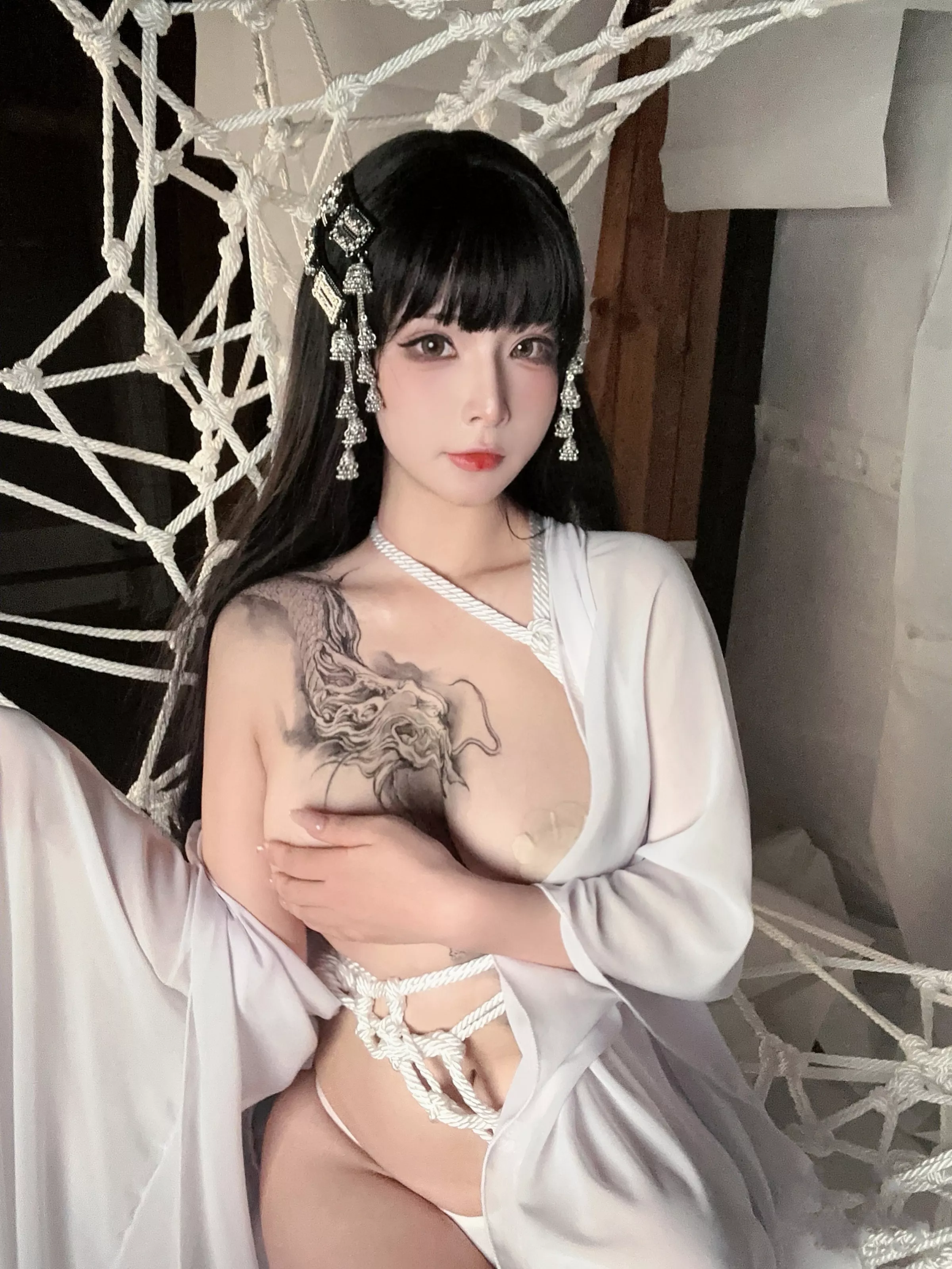 Xgyw.Org_网络美女yuuhui玉汇白龙吟主题私房性感白色薄纱服饰露傲人豪乳遮点秀惹火身材诱惑写真40P