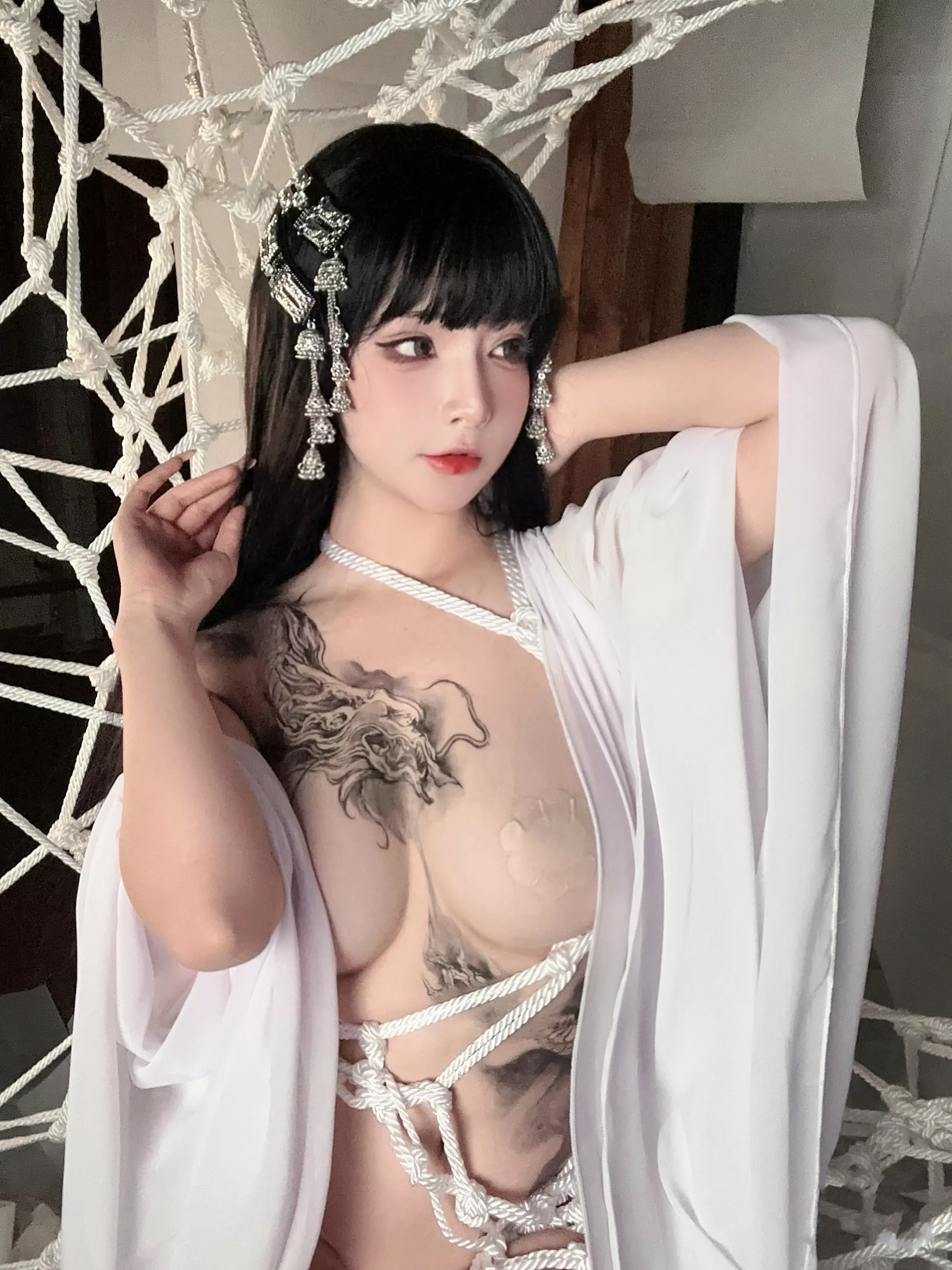 Xgyw.Org_网络美女yuuhui玉汇白龙吟主题私房性感白色薄纱服饰露傲人豪乳遮点秀惹火身材诱惑写真40P