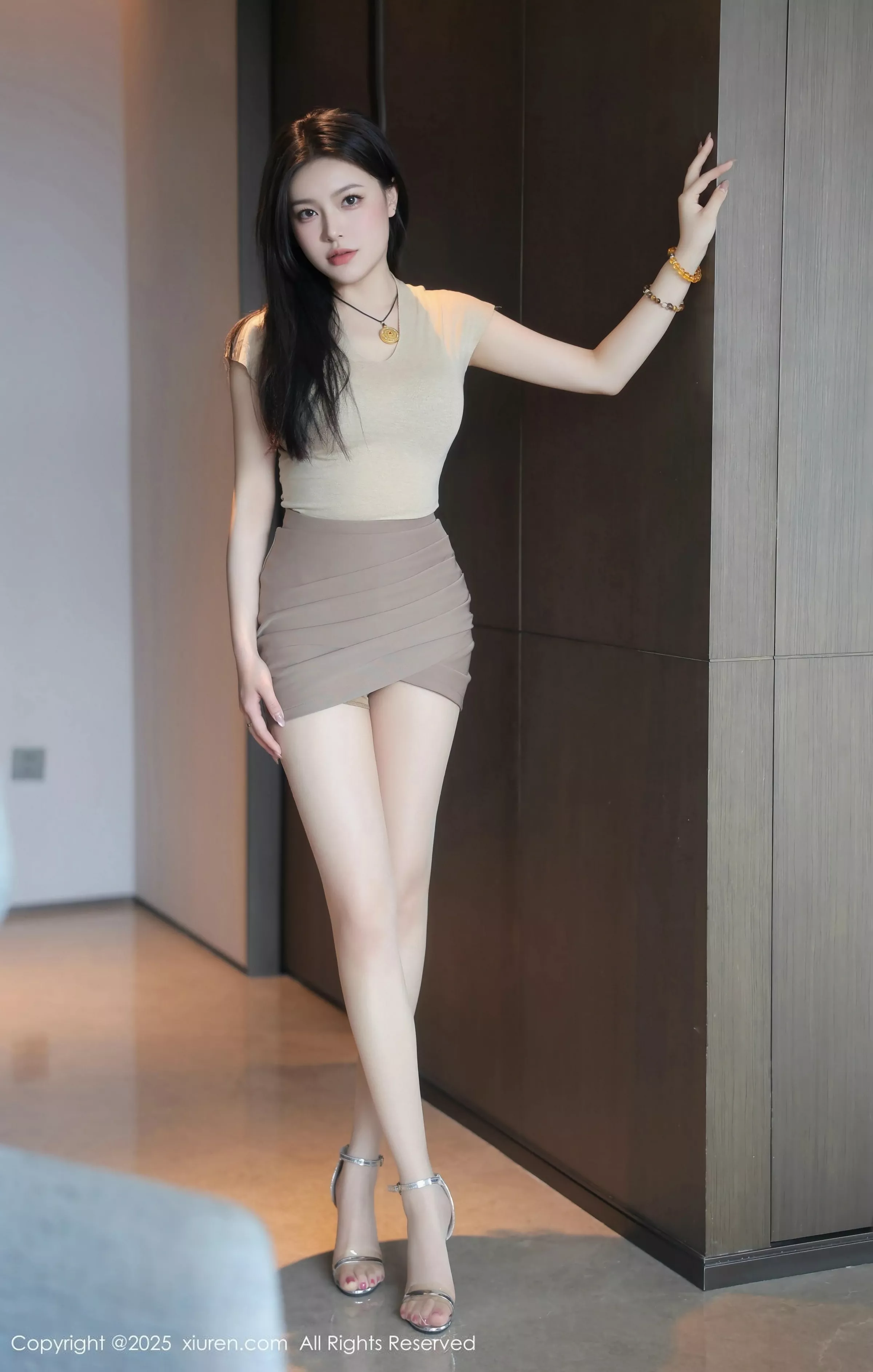 Xgyw.Org_XiuRen第10240期_模特合集美女萱静互动情节私房性感OL服饰秀丰腴身材诱惑写真91P