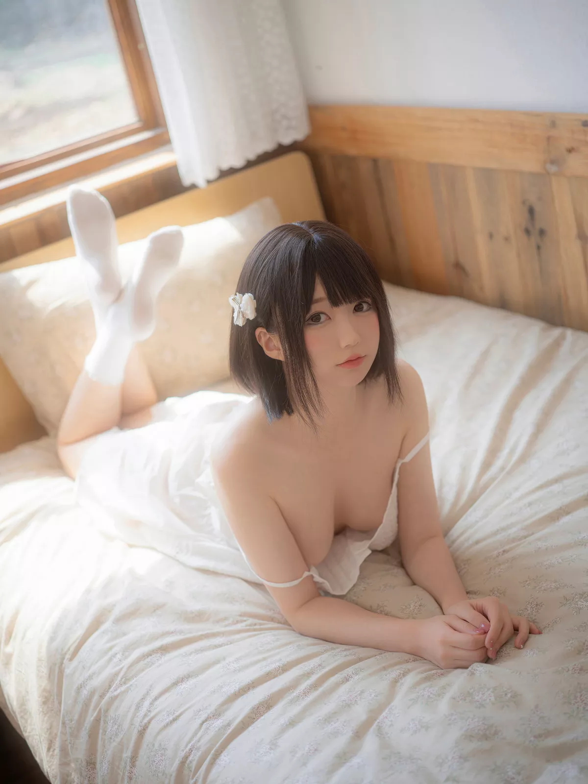 Xgyw.Org_网红美女NAGISA魔物喵夏休的日记主题性感白色吊带短裙配白色短袜秀白嫩美腿诱惑写真100P