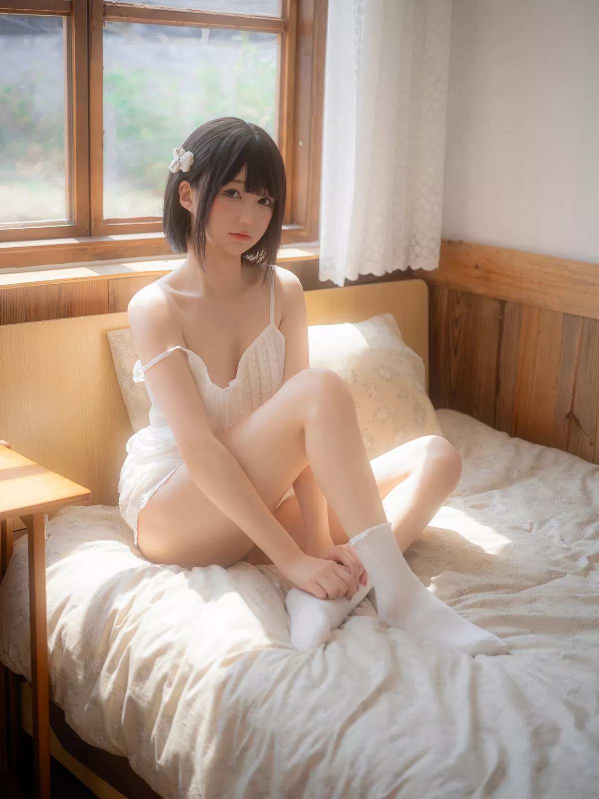 Xgyw.Org_网红美女NAGISA魔物喵夏休的日记主题性感白色吊带短裙配白色短袜秀白嫩美腿诱惑写真100P