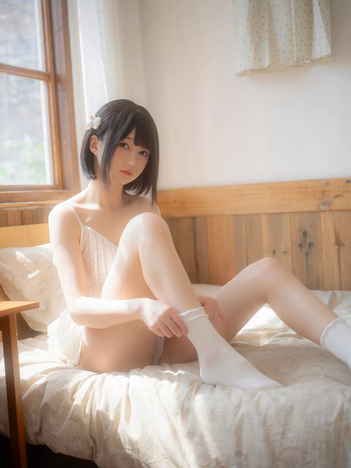 Xgyw.Org_网红美女NAGISA魔物喵夏休的日记主题性感白色吊带短裙配白色短袜秀白嫩美腿诱惑写真100P