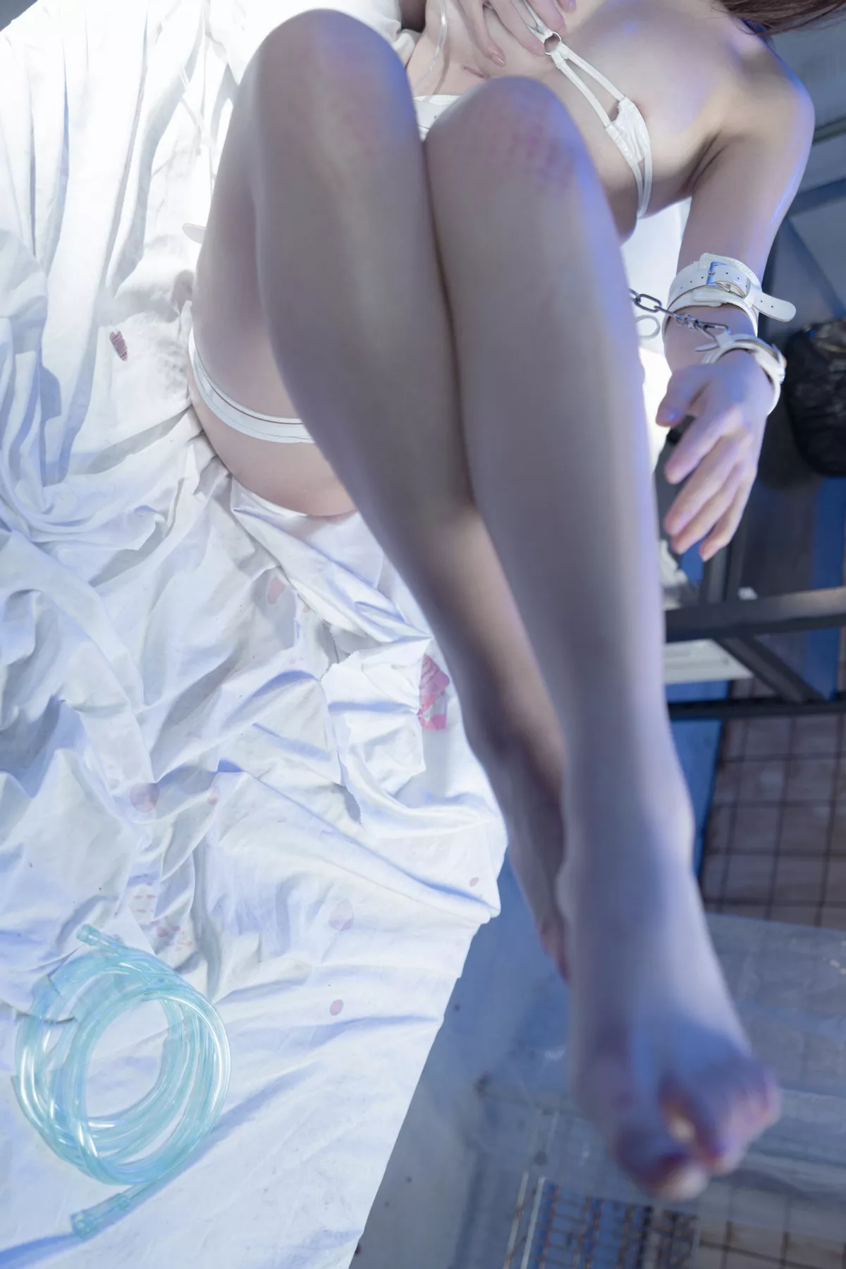 Xgyw.Org_鬼马少女阿薰kaOri病房之恋主题性感白色服饰露白色皮质三点式内衣秀惹火身材诱惑写真80P