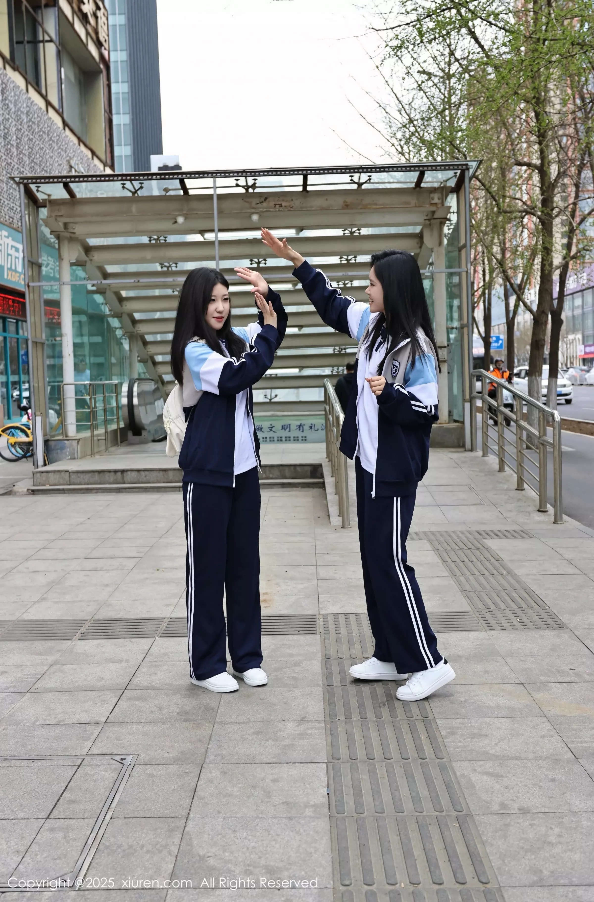 Xgyw.Org_XiuRen第10288期_模特合集美女小芭乐性感蓝色校服露白色内衣秀曼妙身姿诱惑写真73P
