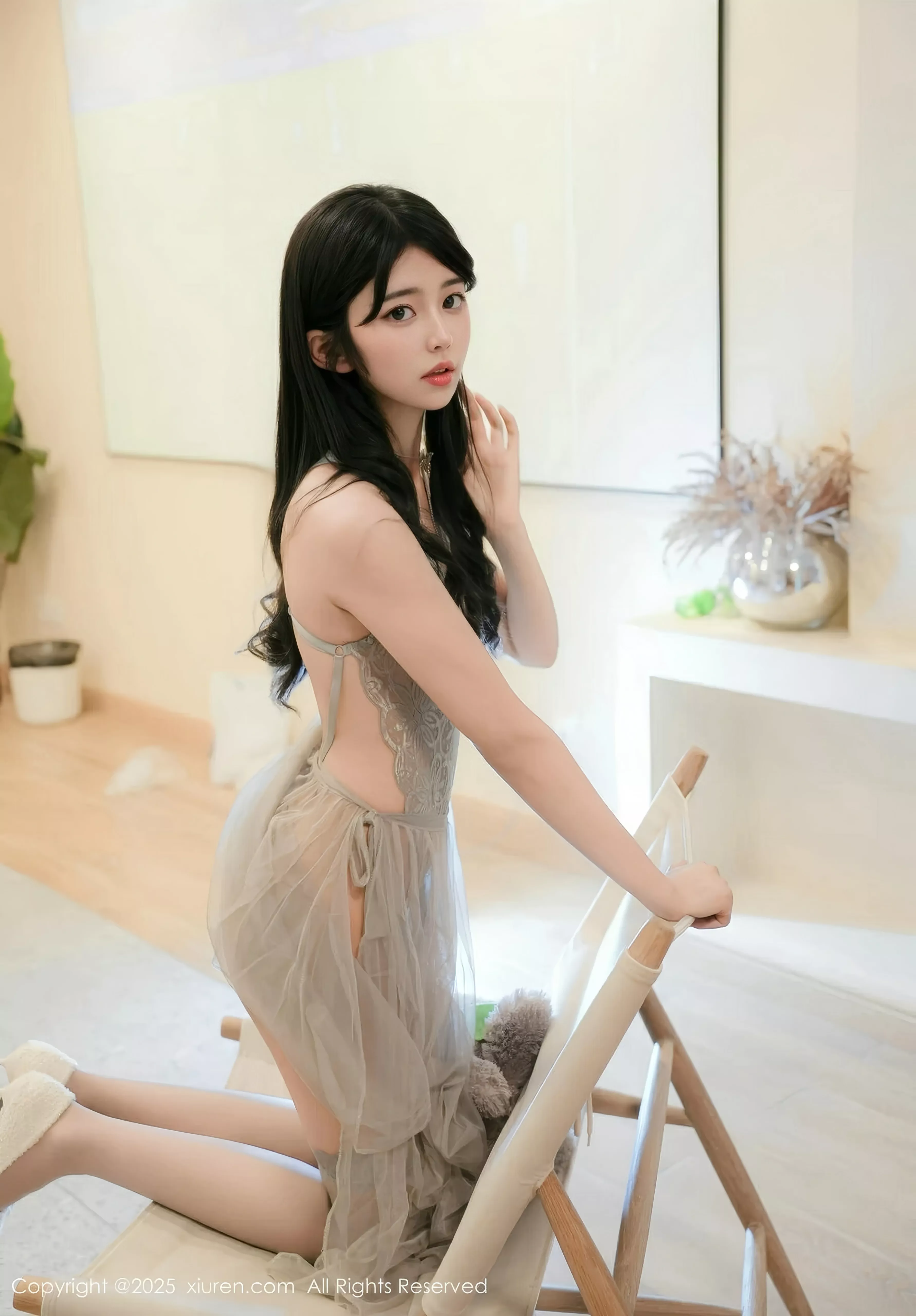 Xgyw.Org_XiuRen第10334期_模特美少女@性感薄纱情趣长裙配灰色丝袜秀柔美身姿诱惑写真52P