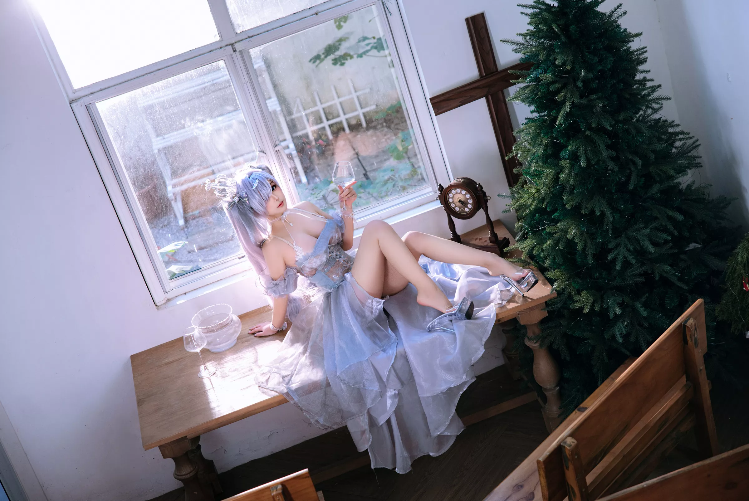 Xgyw.Org_Cosplay美女日奈娇灰姑娘主题性感灰色薄透婚纱露白色内衣秀惹火身材撩人诱惑写真42P