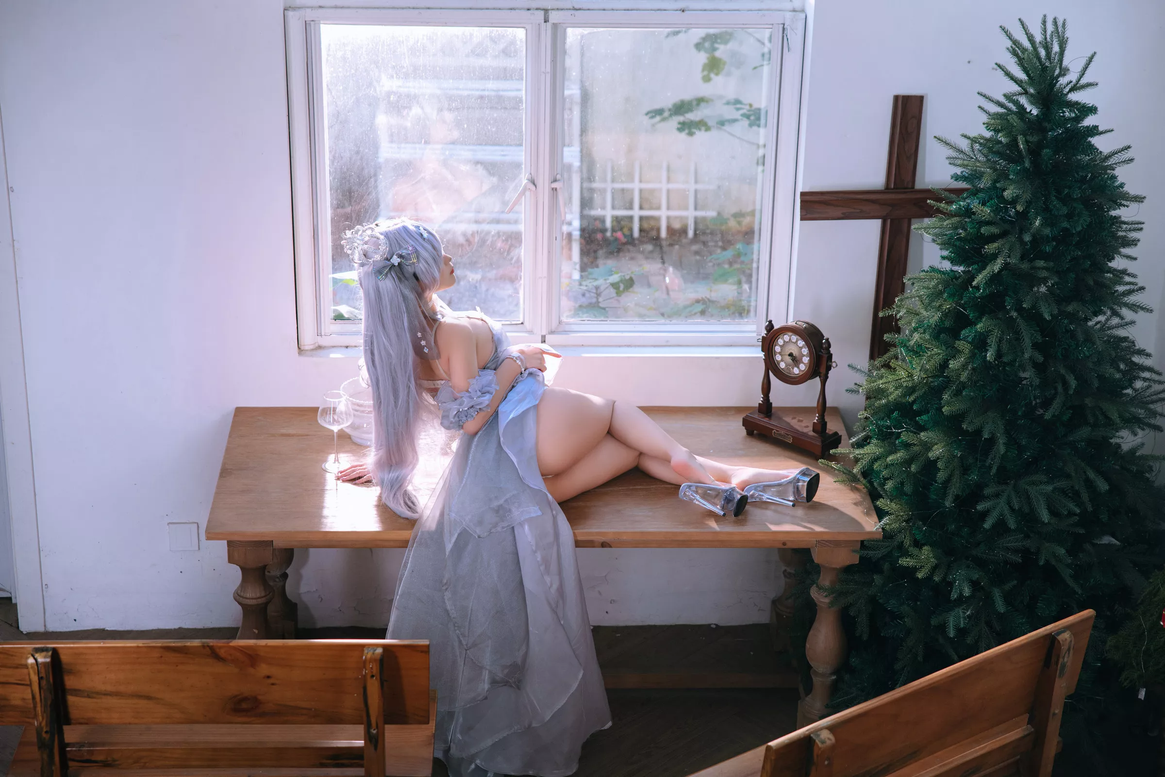 Xgyw.Org_Cosplay美女日奈娇灰姑娘主题性感灰色薄透婚纱露白色内衣秀惹火身材撩人诱惑写真42P