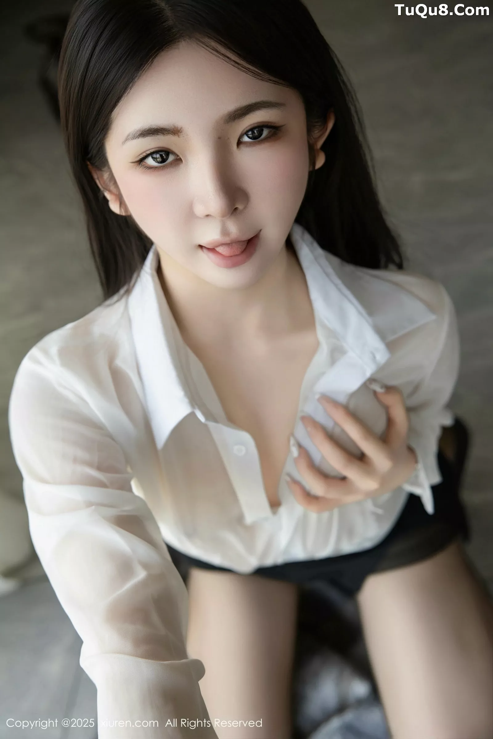 Xgyw.Org_XiuRen第10338期_新人模特童童Bunny性感OL服饰配超薄黑丝秀曼妙身材诱惑写真77P