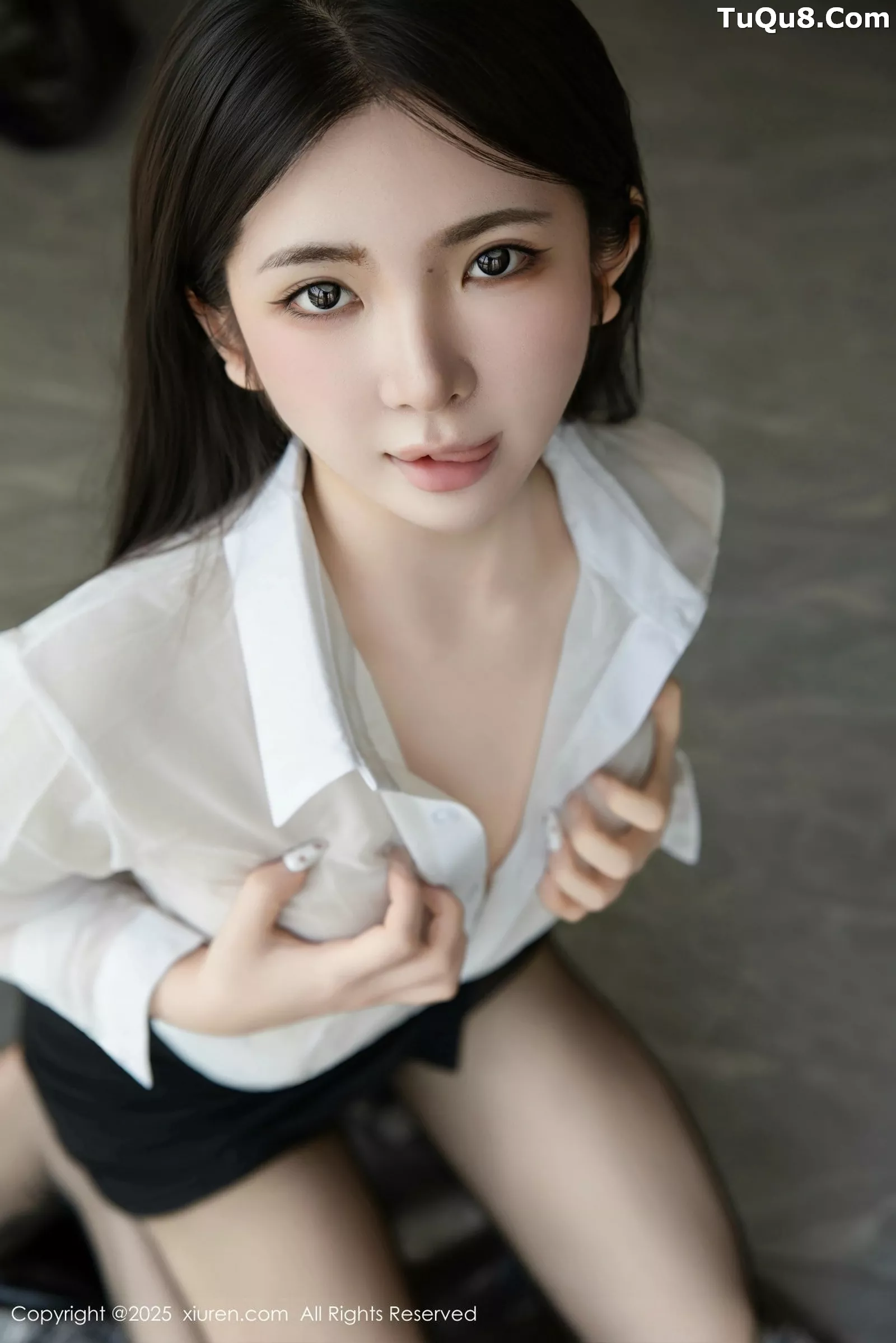 Xgyw.Org_XiuRen第10338期_新人模特童童Bunny性感OL服饰配超薄黑丝秀曼妙身材诱惑写真77P