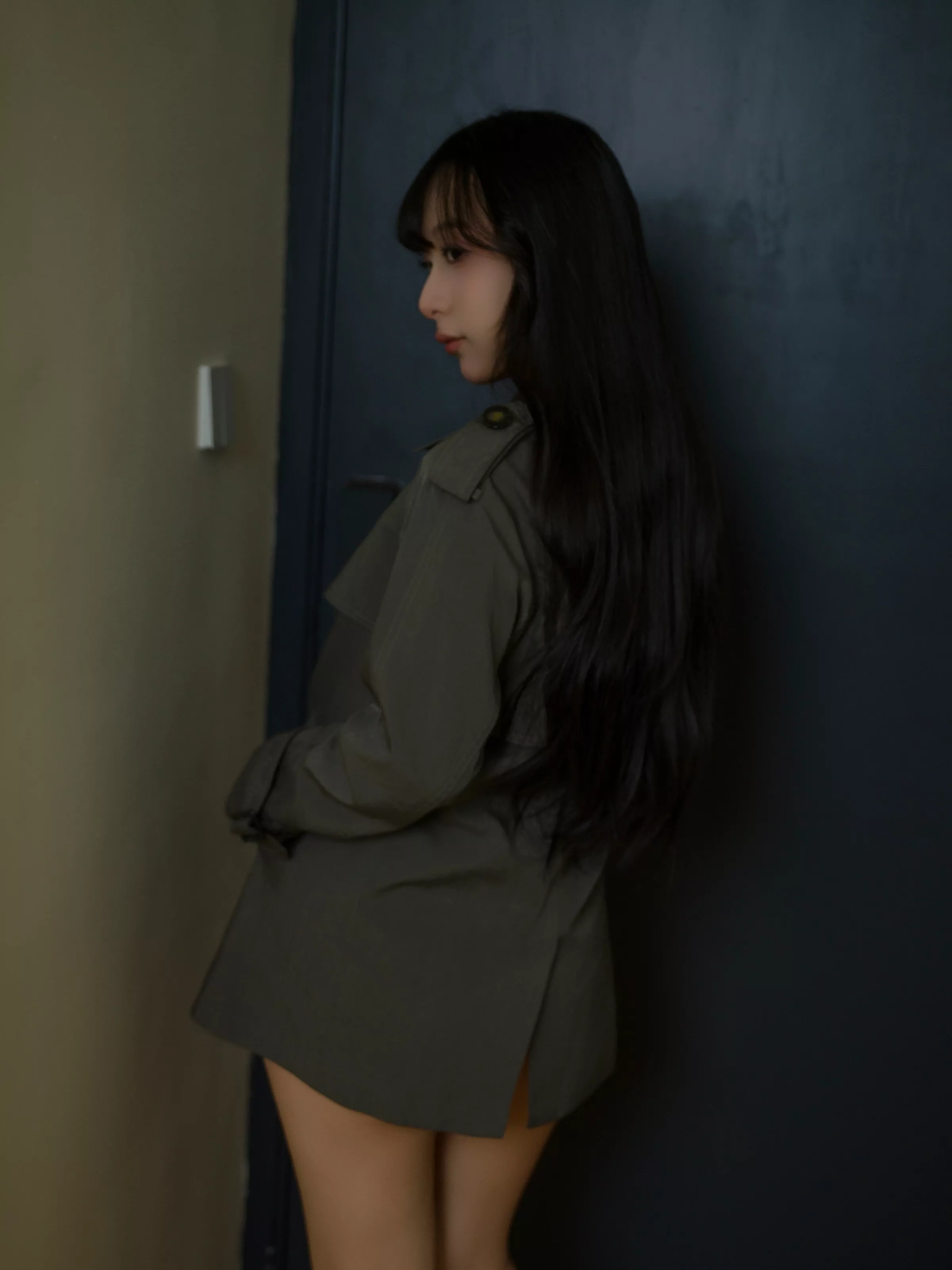 Xgyw.Org_Coser美女浅安安睡前故事主题脱黑色风衣露性感黑色情趣内衣秀丰腴身材撩人诱惑写真89P