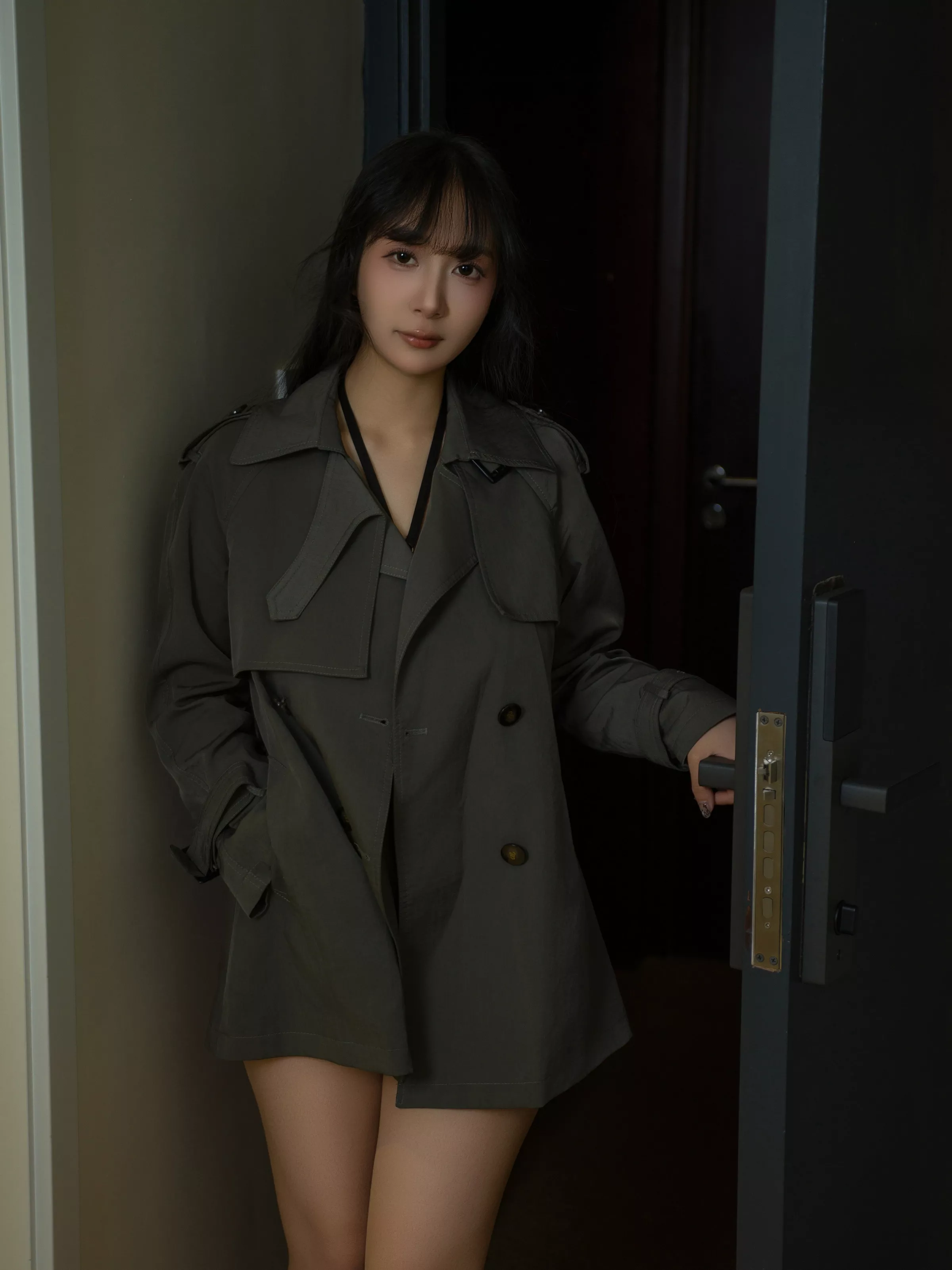 Xgyw.Org_Coser美女浅安安睡前故事主题脱黑色风衣露性感黑色情趣内衣秀丰腴身材撩人诱惑写真89P