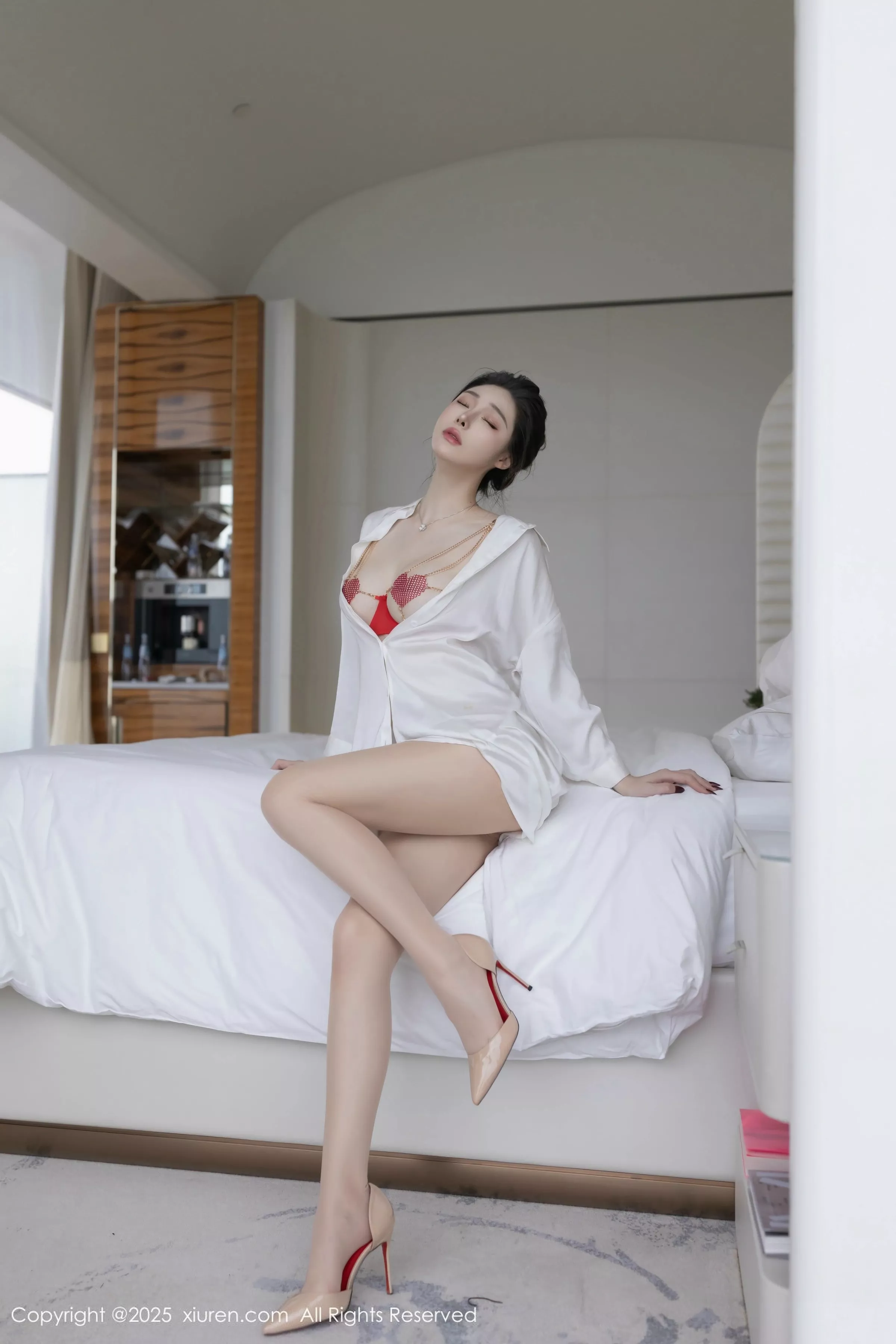 Xgyw.Org_[XiuRen秀人网]No.10411_模特小逗逗性感红色情趣内衣配原色丝袜秀曼妙身姿完美诱惑写真84P