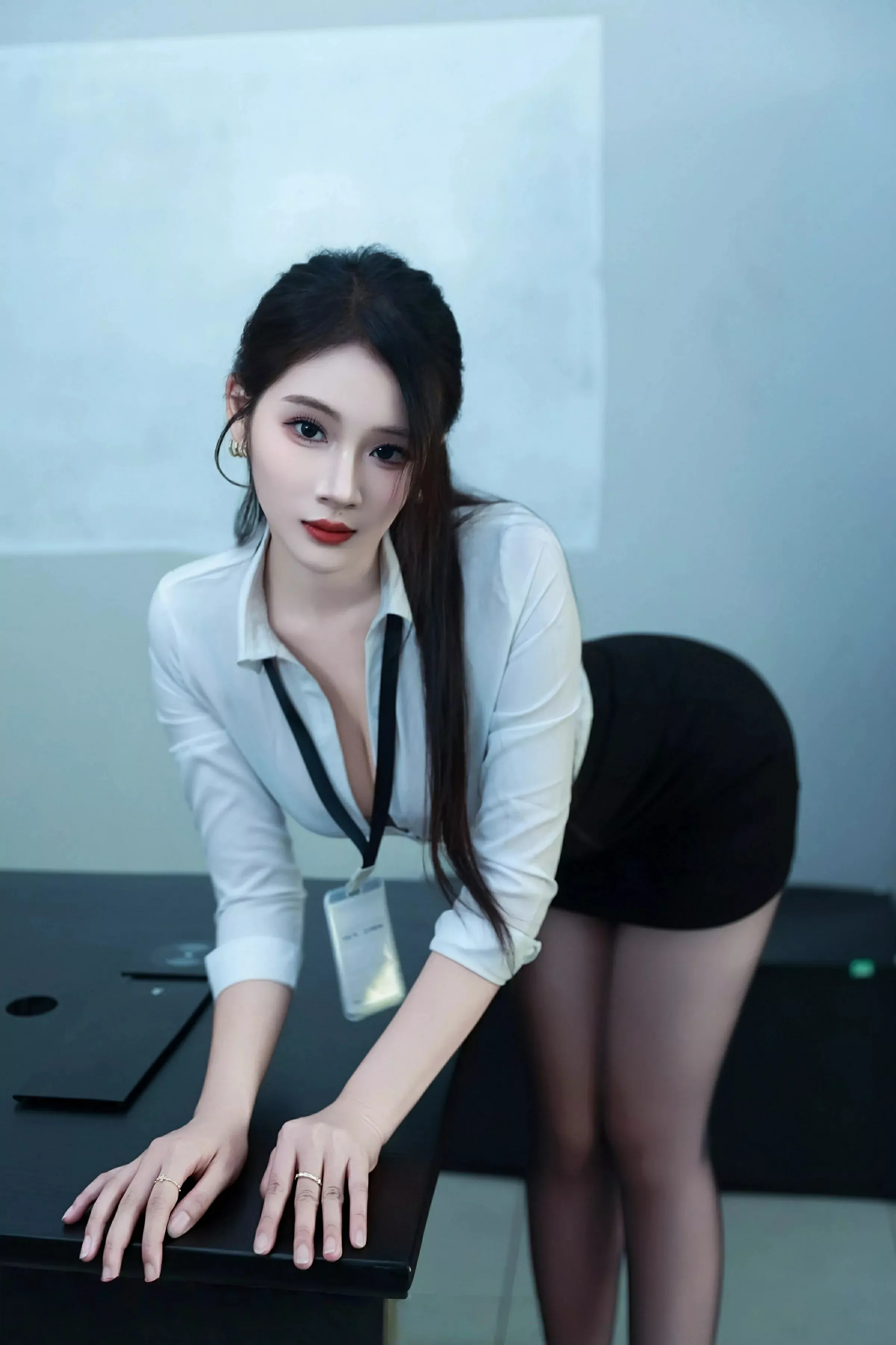 Xgyw.Org_[XiuRen秀人网]No.10406_模特南乔性感黑白职业装露黑色内衣配超薄黑丝秀美腿诱惑写真103P
