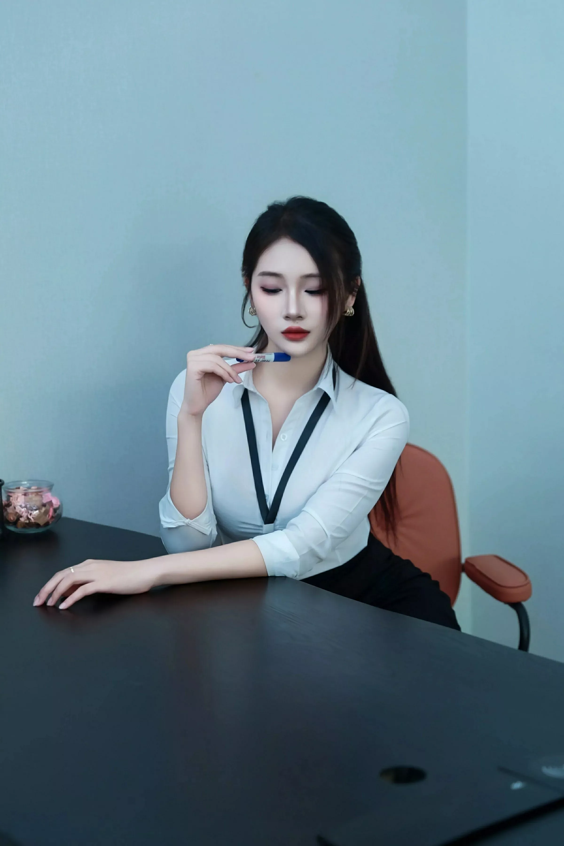 Xgyw.Org_[XiuRen秀人网]No.10406_模特南乔性感黑白职业装露黑色内衣配超薄黑丝秀美腿诱惑写真103P