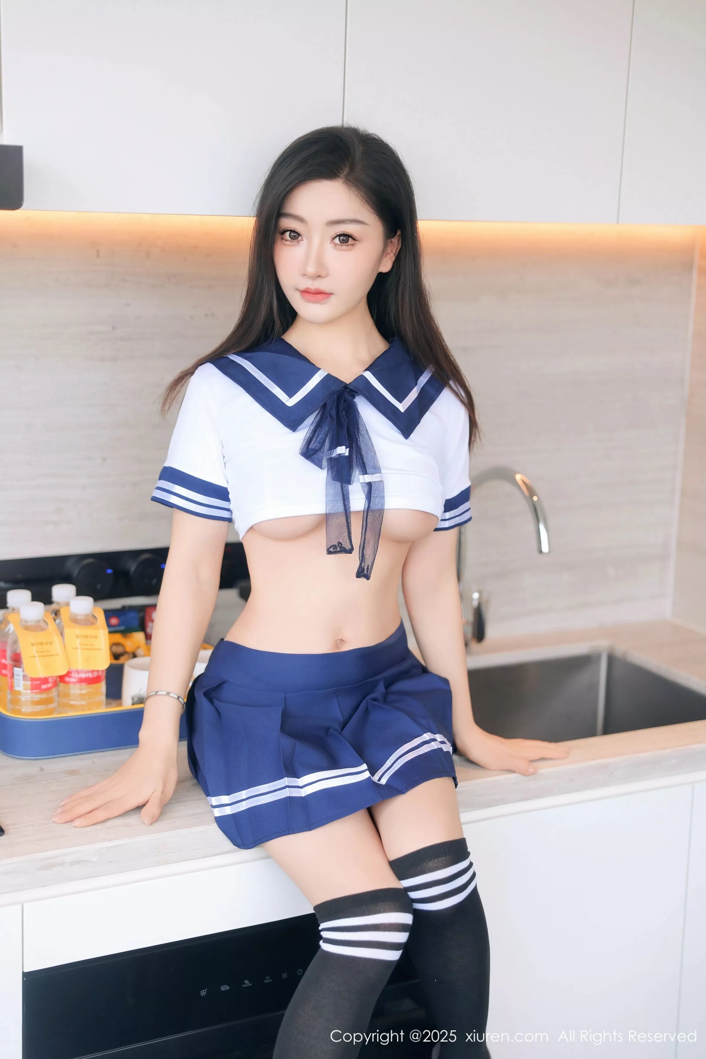 Xgyw.Org_XiuRen第10298期_模特Annie_baby性感JK制服露白色内衣秀凹凸身材撩人诱惑写真60P