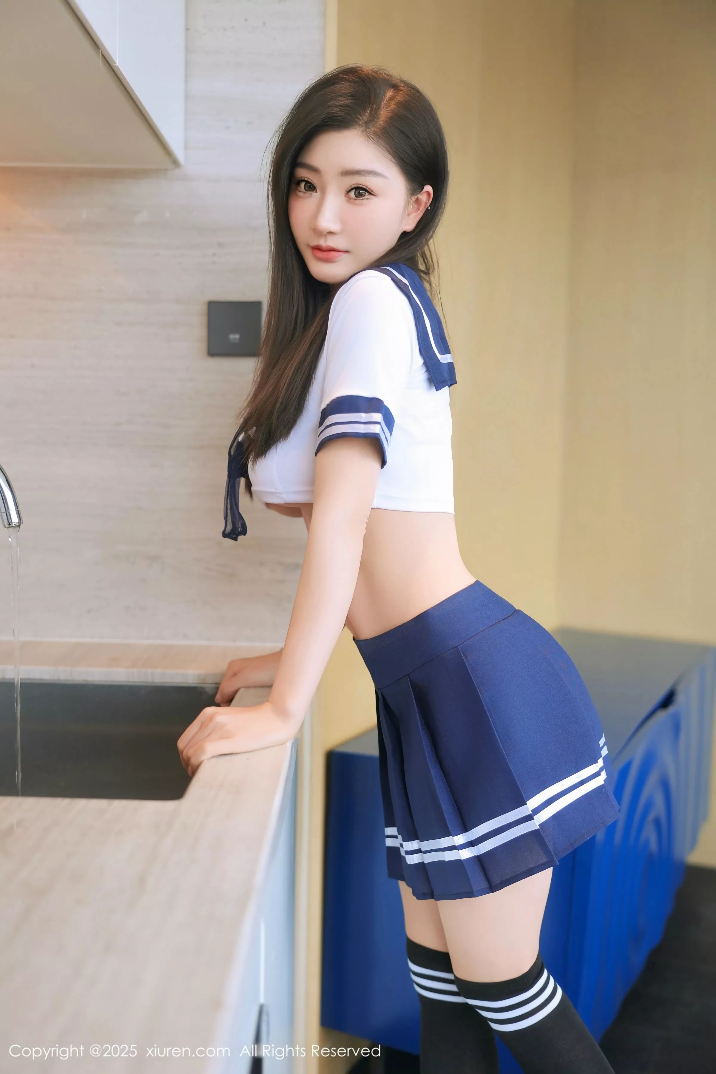 Xgyw.Org_XiuRen第10298期_模特Annie_baby性感JK制服露白色内衣秀凹凸身材撩人诱惑写真60P