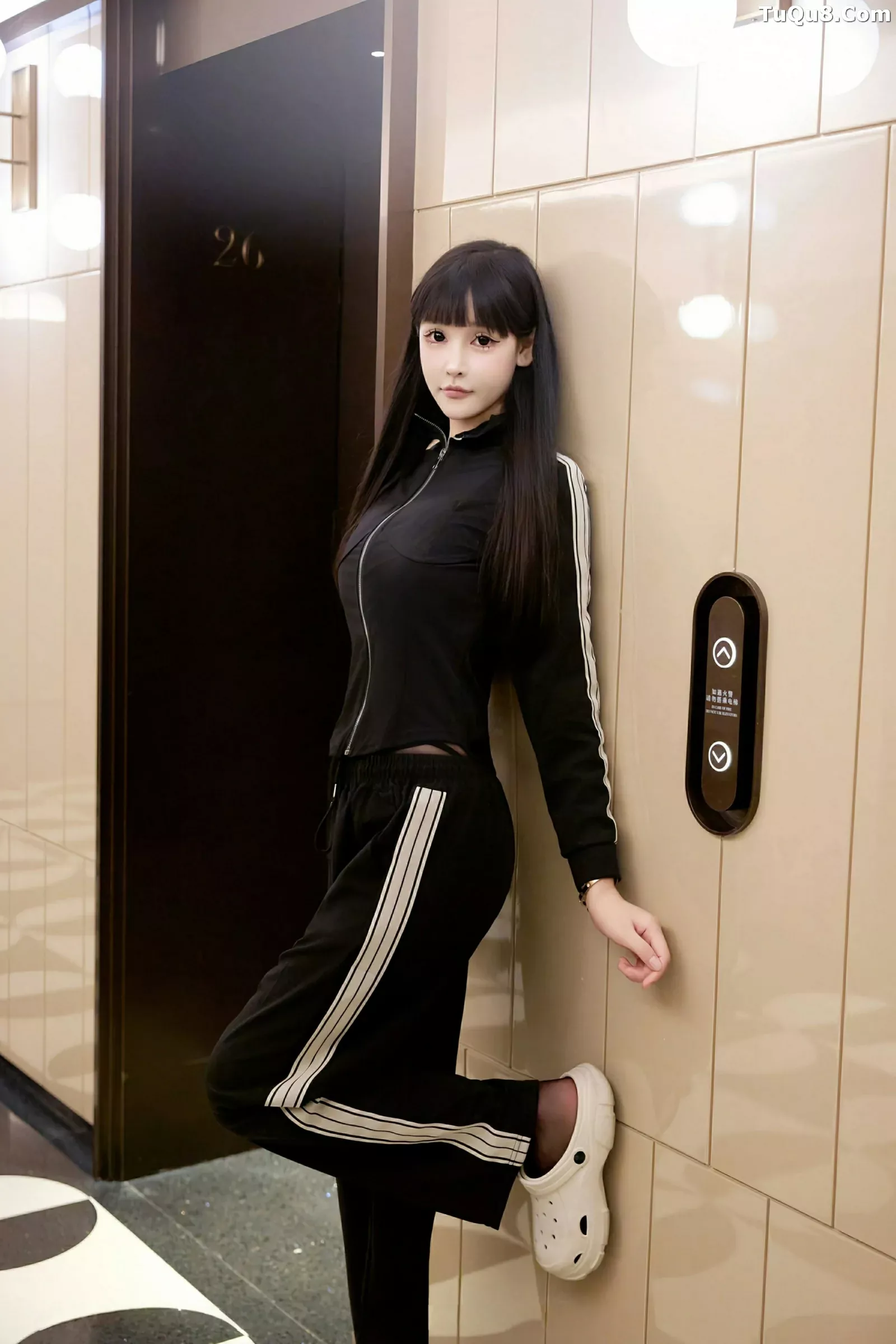 Xgyw.Org_[XiuRen秀人网]No.10482_模特智恩baby性感黑色情趣内衣配超薄黑丝秀丰腴身材诱惑写真75P