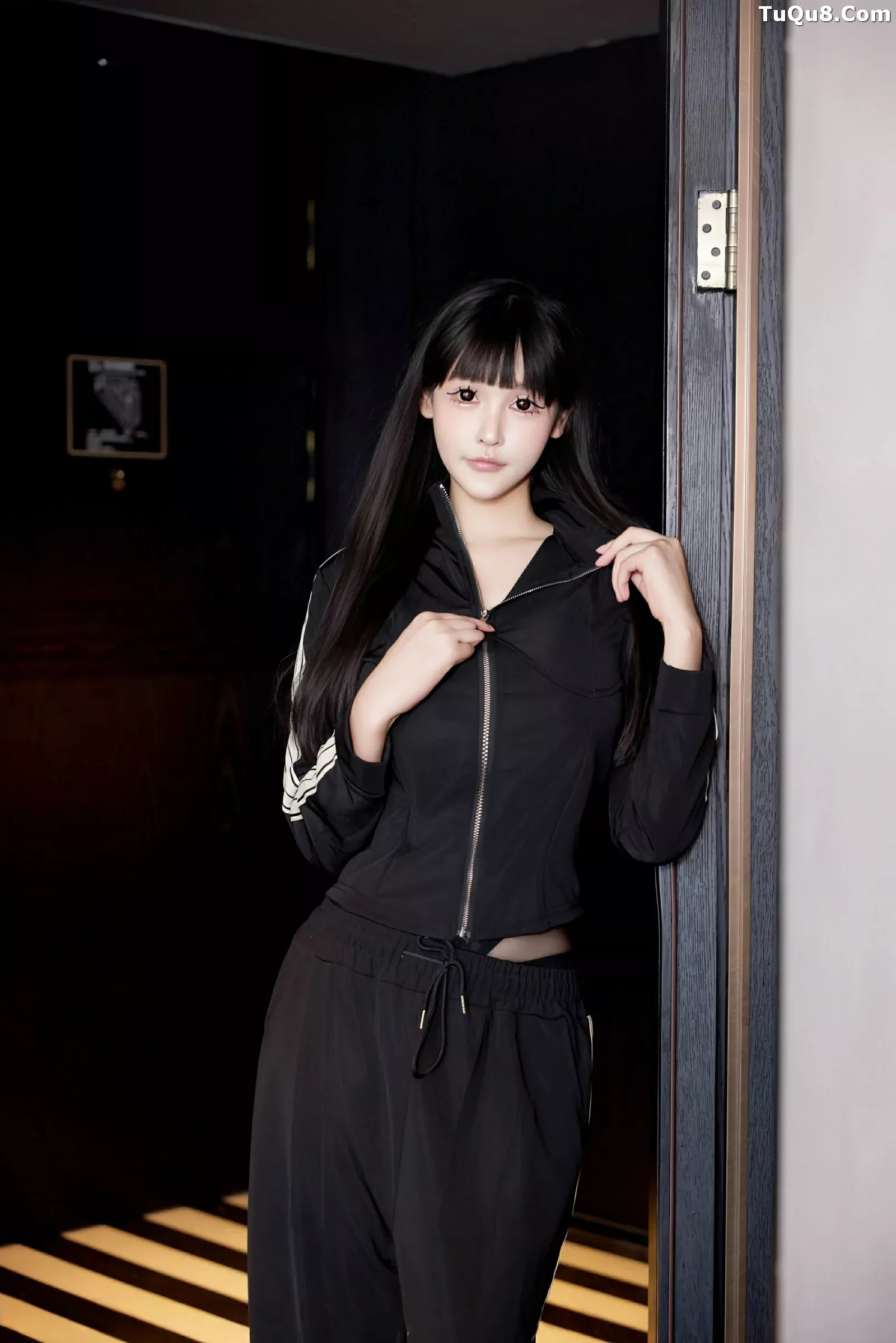 Xgyw.Org_[XiuRen秀人网]No.10482_模特智恩baby性感黑色情趣内衣配超薄黑丝秀丰腴身材诱惑写真75P