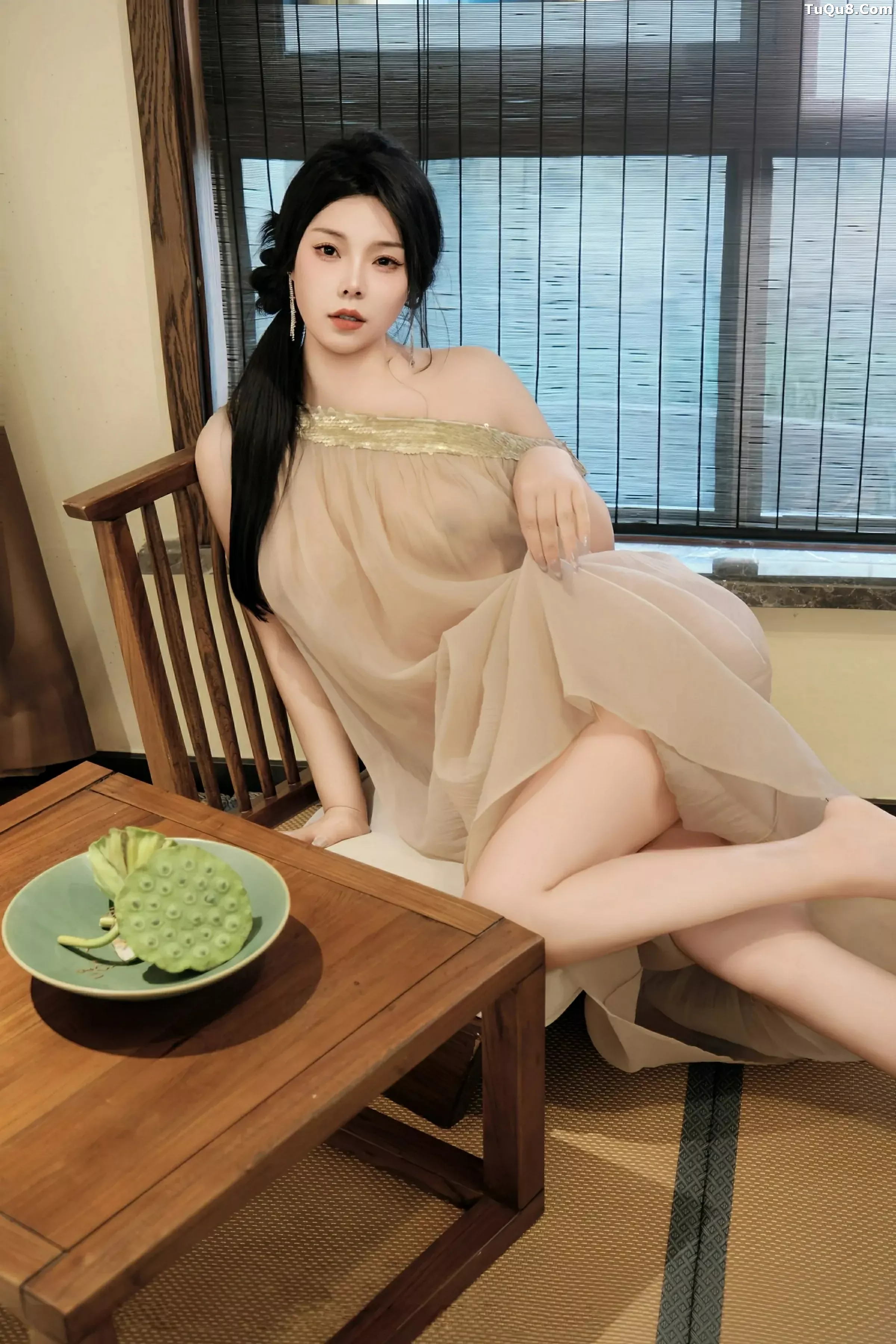 Xgyw.Org_[XiuRen秀人网]No.10500_模特麦田私房性感透视薄纱连衣长裙半脱秀丰乳肥臀惹火诱惑写真50P