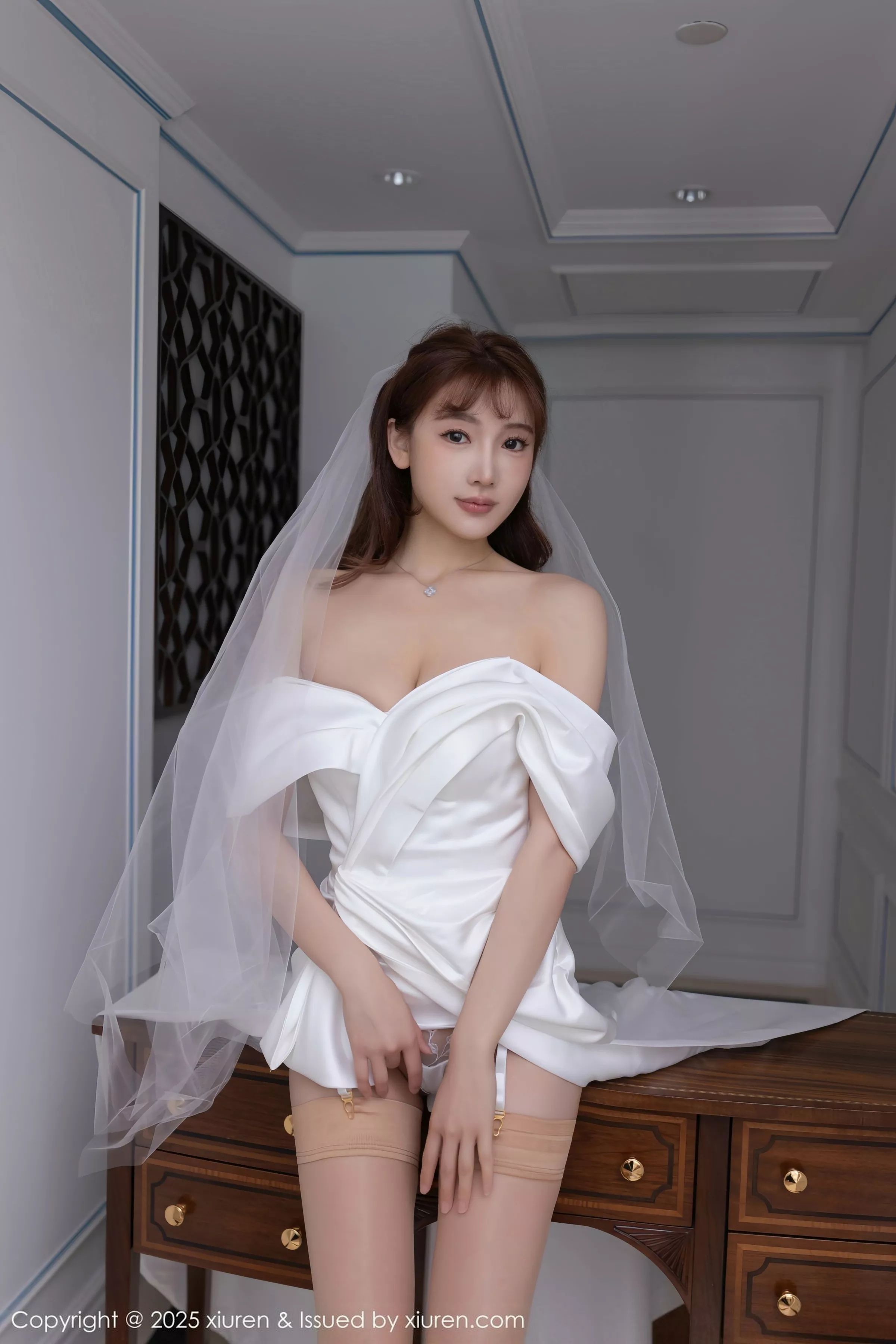 Xgyw.Org_[XiuRen秀人网]No.10535_模特陆萱萱性感白色蕾丝情趣婚纱配肉丝吊袜秀柔美身姿诱惑写真80P