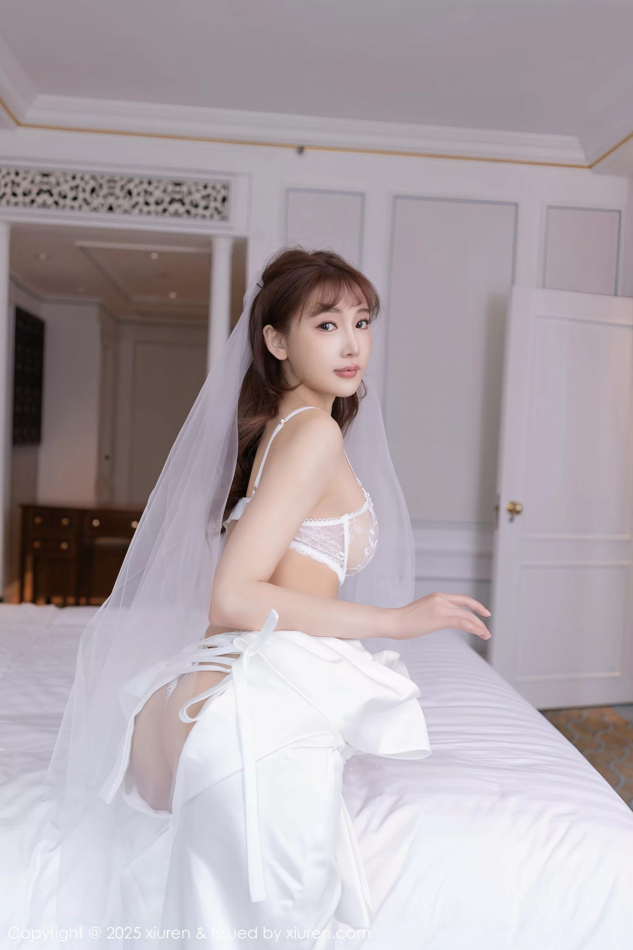 Xgyw.Org_[XiuRen秀人网]No.10535_模特陆萱萱性感白色蕾丝情趣婚纱配肉丝吊袜秀柔美身姿诱惑写真80P