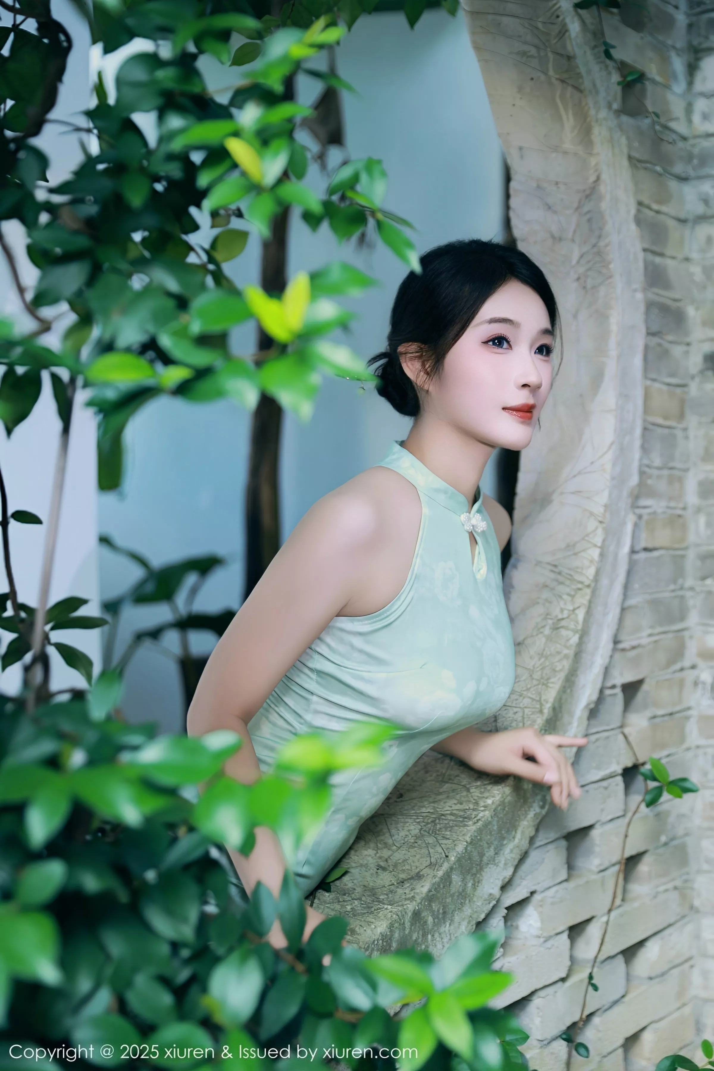 Xgyw.Org_[XiuRen秀人网]No.10538_模特南乔性感浅绿色旗袍服饰配超薄无内肉丝秀完美身材诱惑写真84P