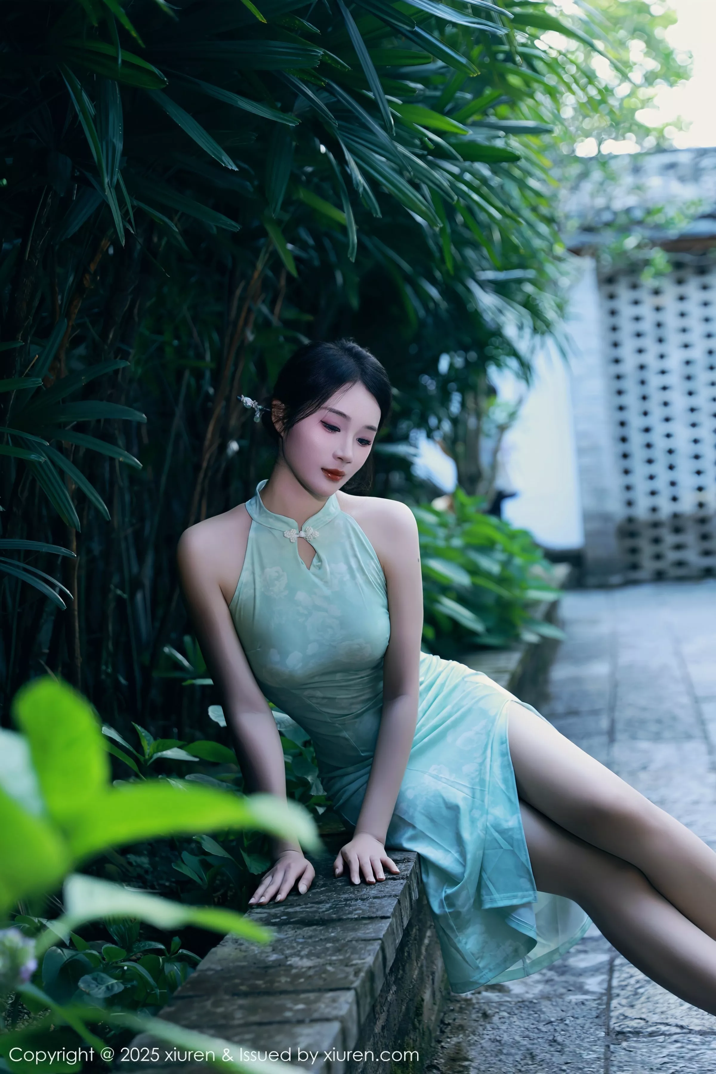 Xgyw.Org_[XiuRen秀人网]No.10538_模特南乔性感浅绿色旗袍服饰配超薄无内肉丝秀完美身材诱惑写真84P