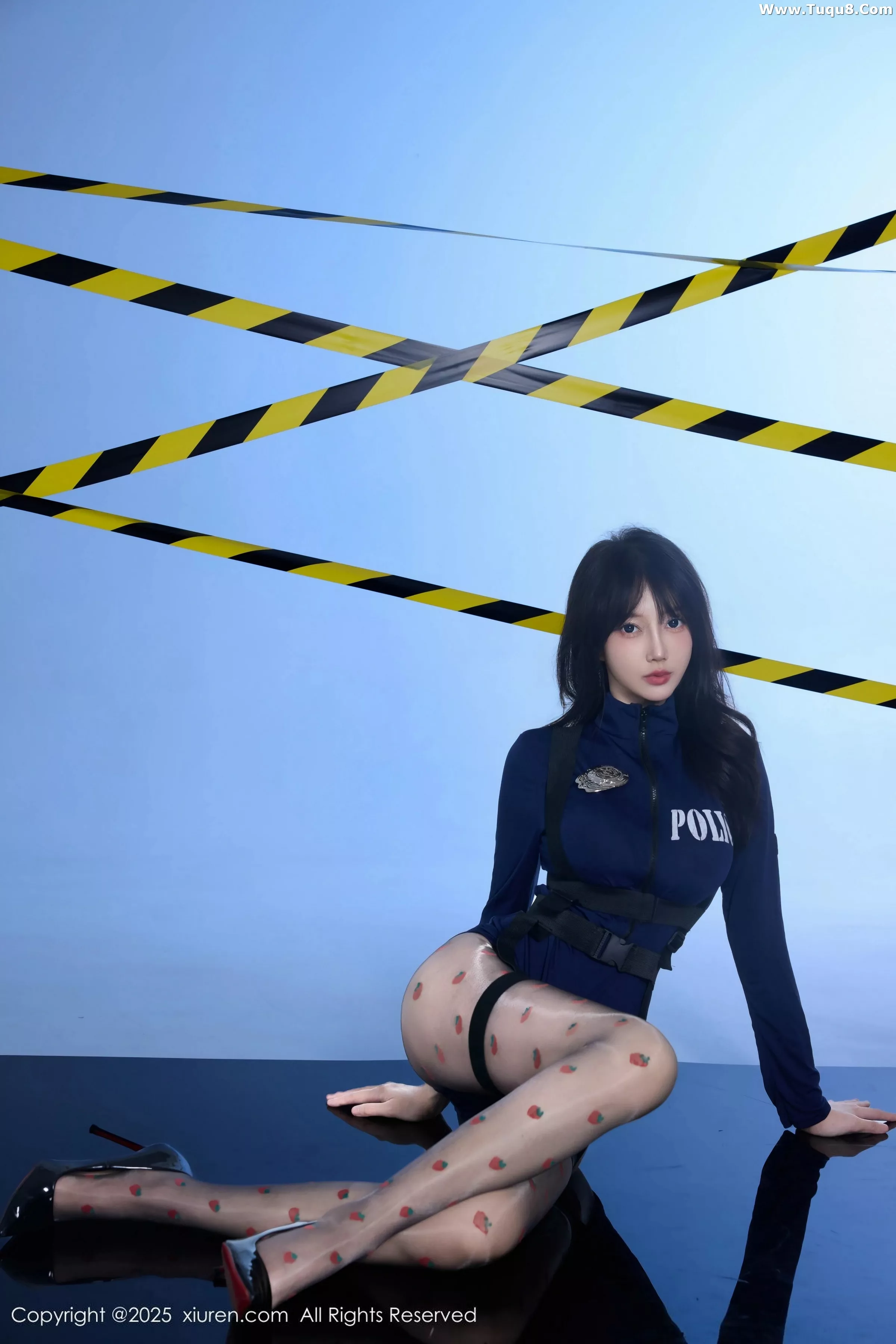 Xgyw.Org_[XiuRen秀人网]No.10544_模特玥儿玥er性感制服配草莓黑丝+胶带裹身秀曼妙身姿诱惑写真68P