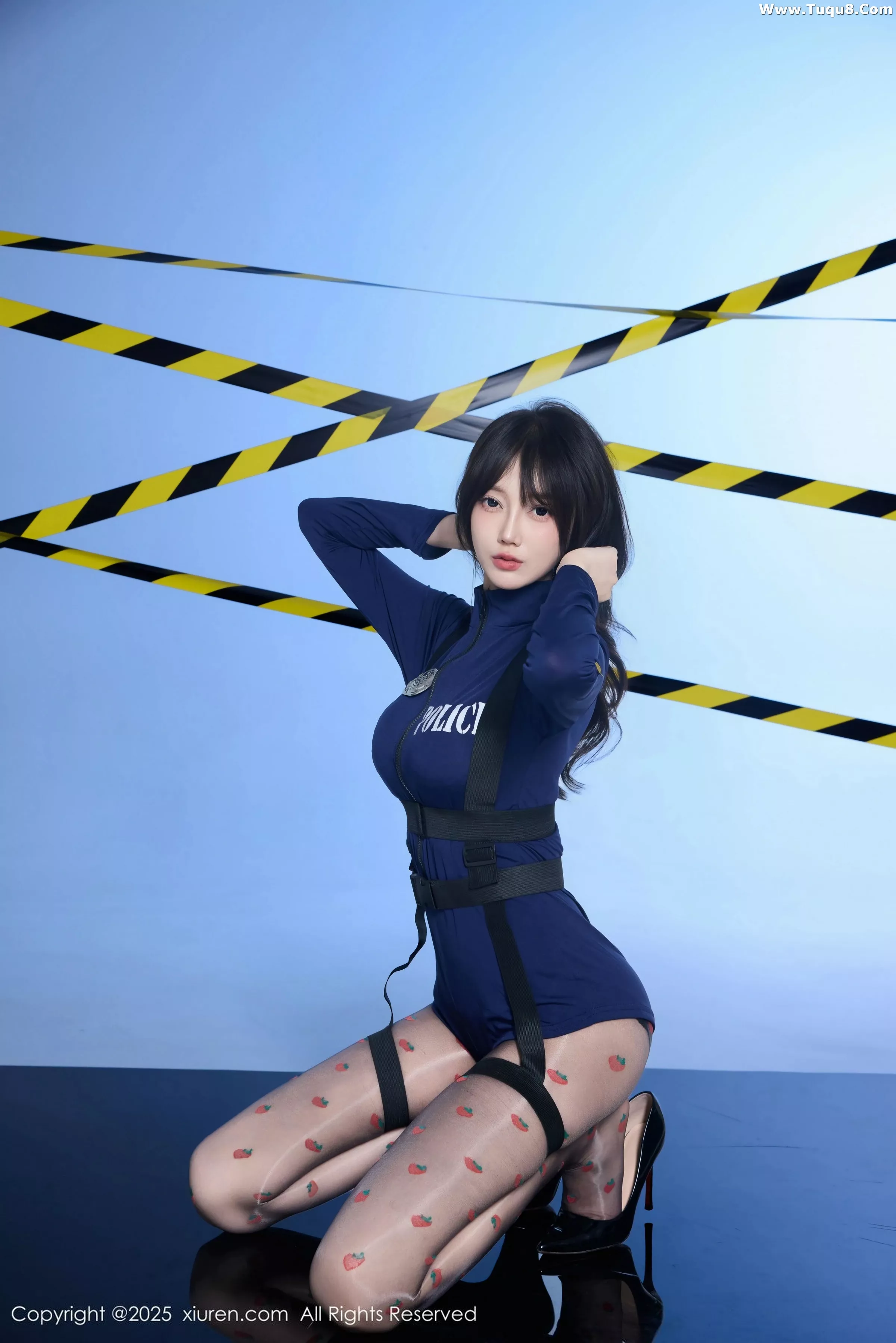 Xgyw.Org_[XiuRen秀人网]No.10544_模特玥儿玥er性感制服配草莓黑丝+胶带裹身秀曼妙身姿诱惑写真68P