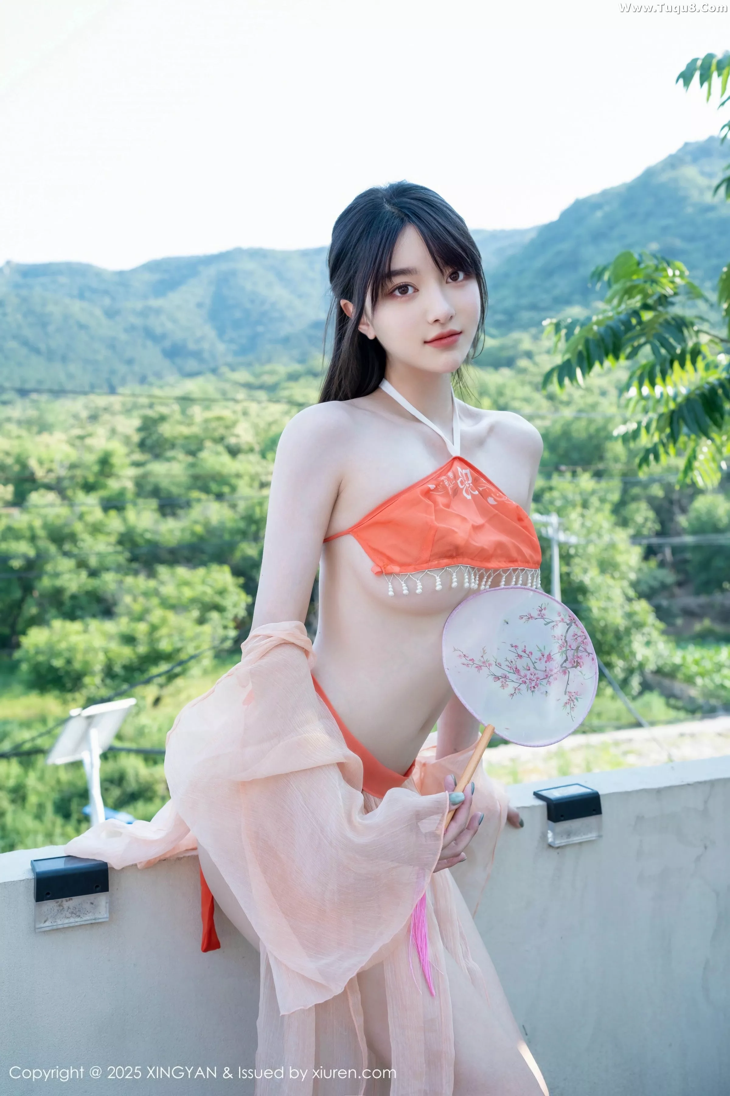 Xgyw.Org_[XINGYAN星颜社]VOL.369_模特白露lulu性感粉色情趣肚兜服饰秀曼妙身姿惹火诱惑写真68P